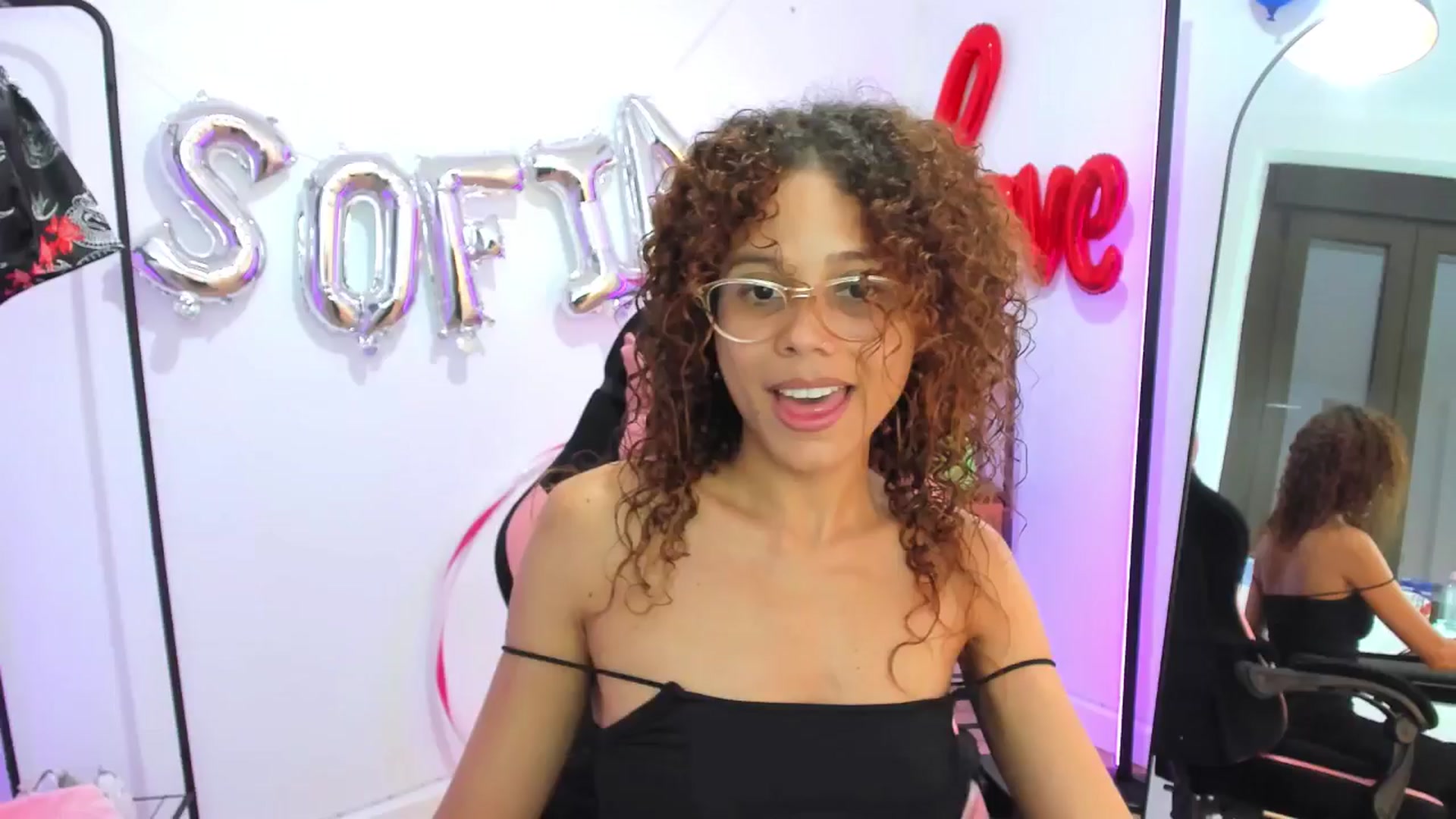 pamela_land video thumbnail
