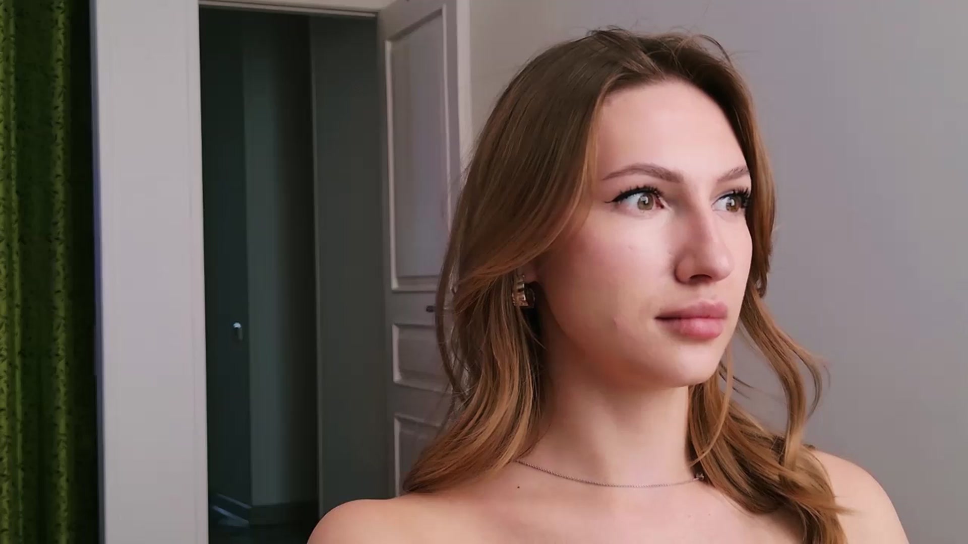 LovelyGin video thumbnail