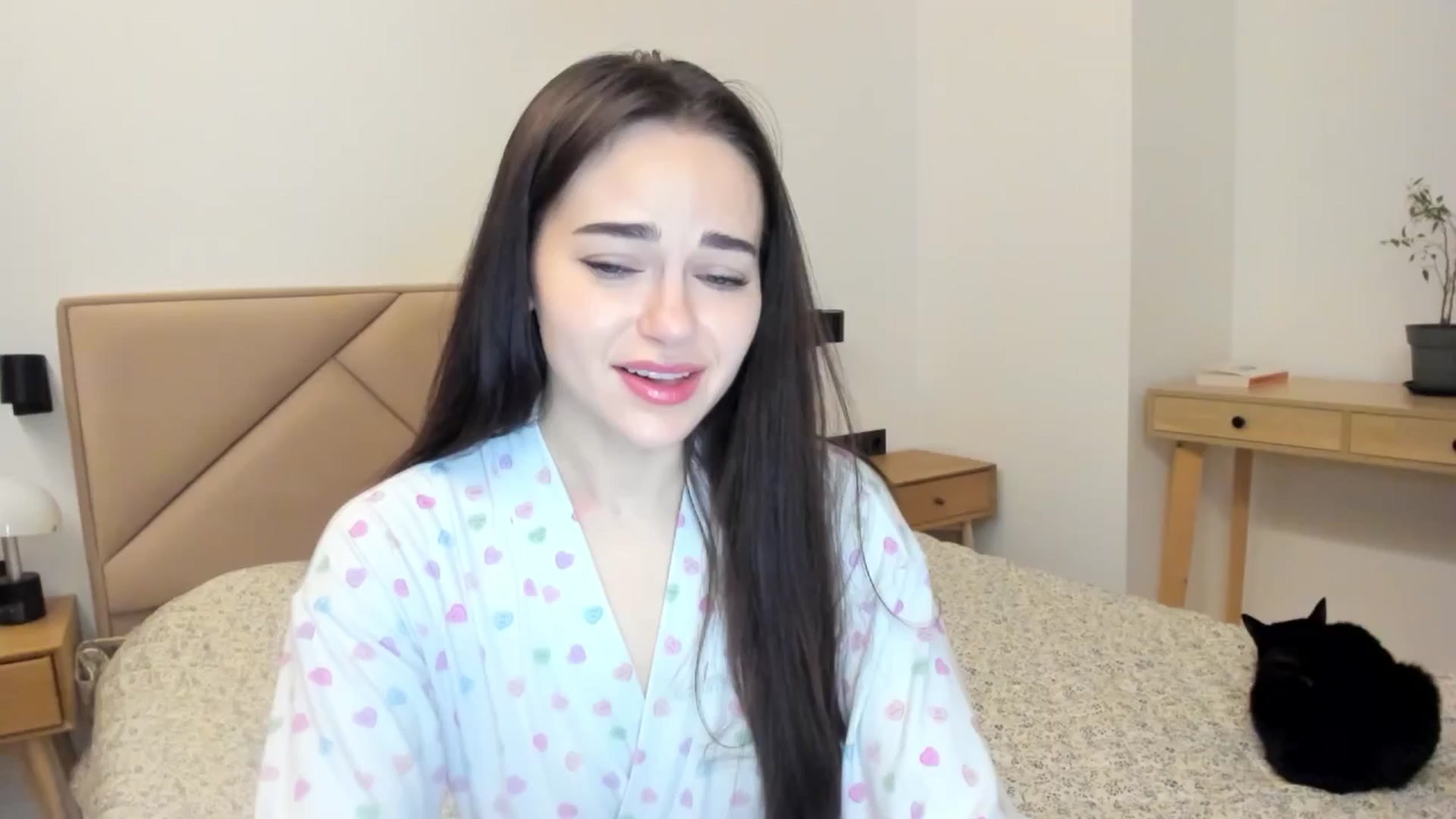 BeeTheQueen video thumbnail