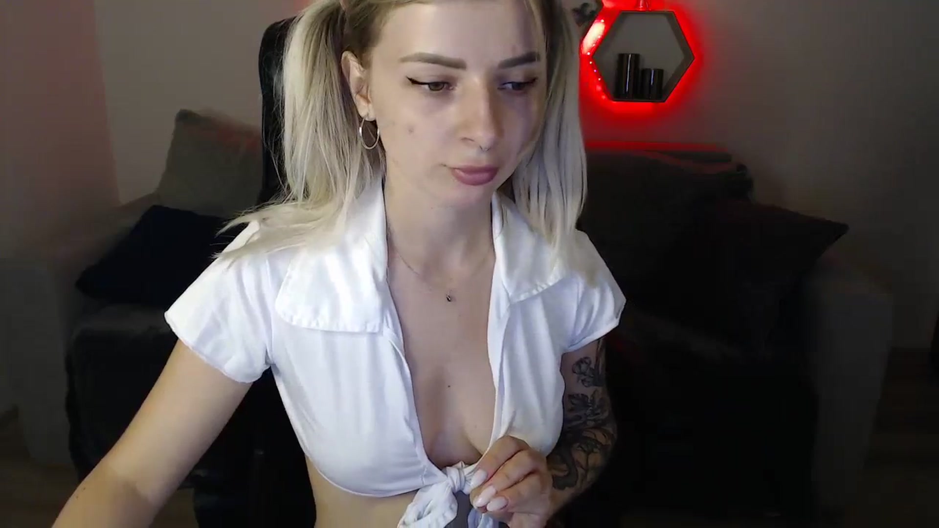 NanaFox video thumbnail