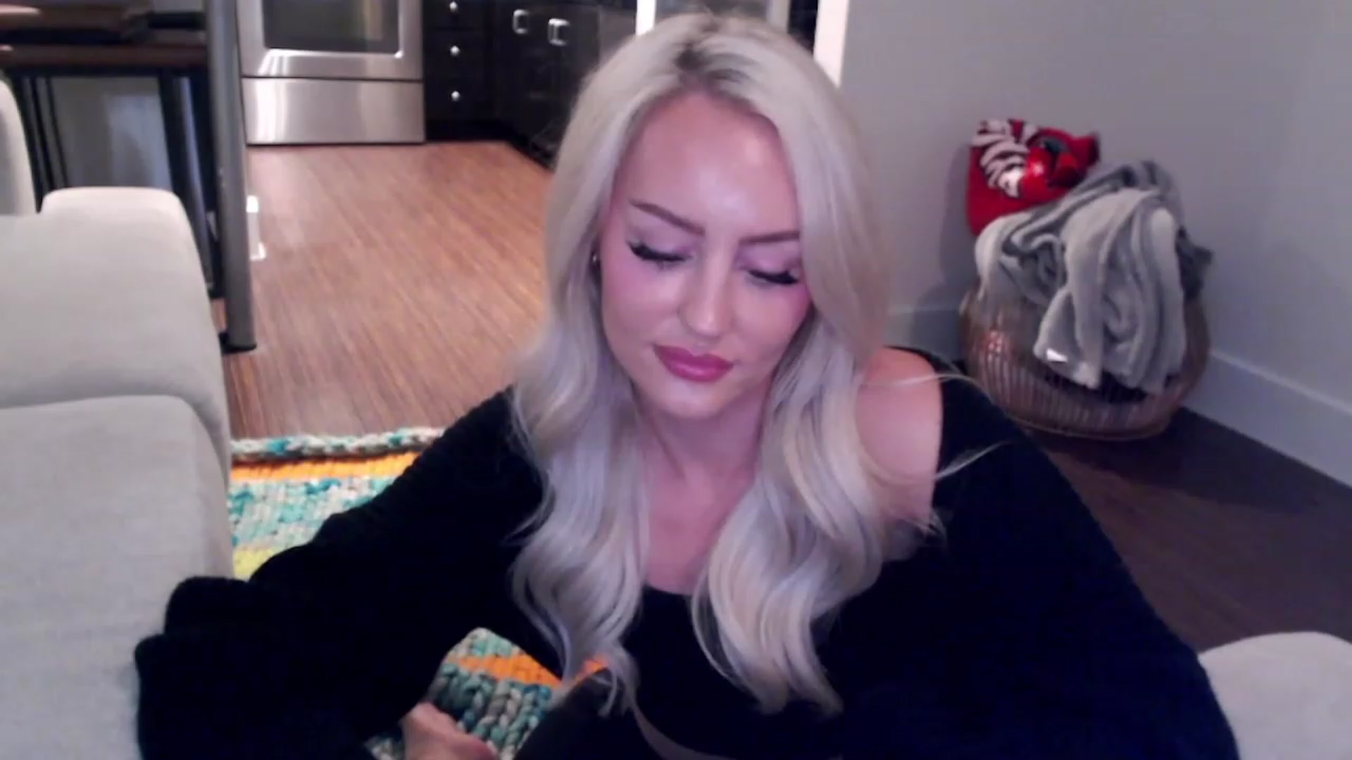 Officialelsa video thumbnail