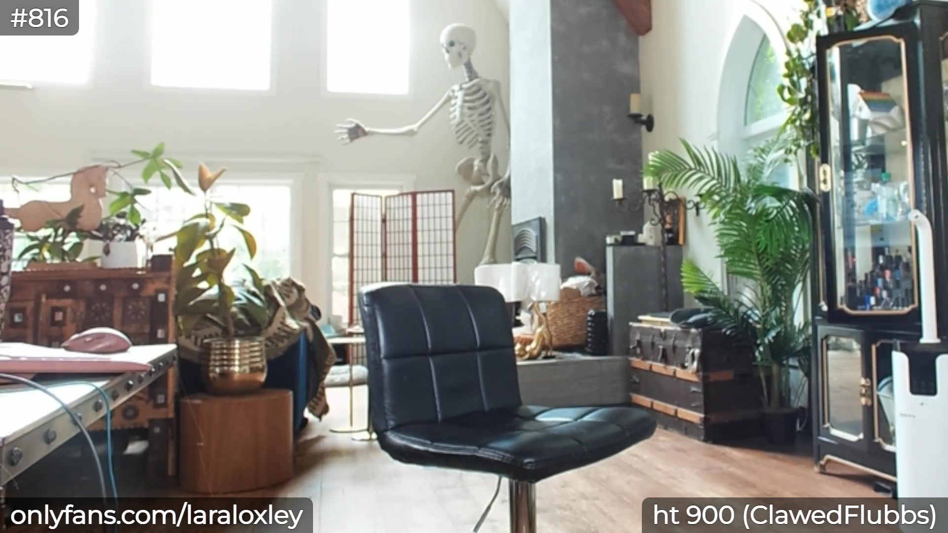 LaraLoxley video thumbnail