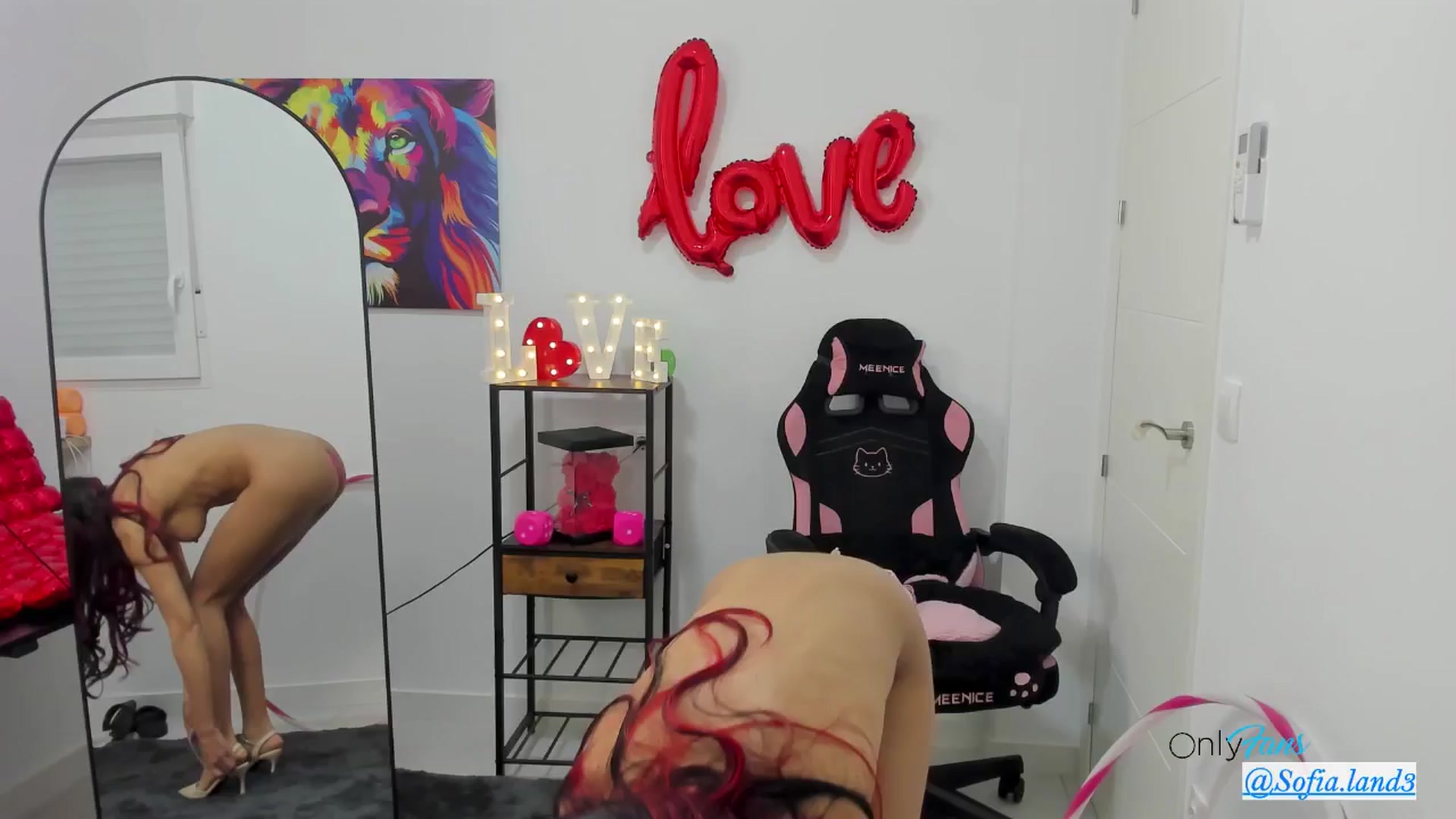 pamela_land video thumbnail