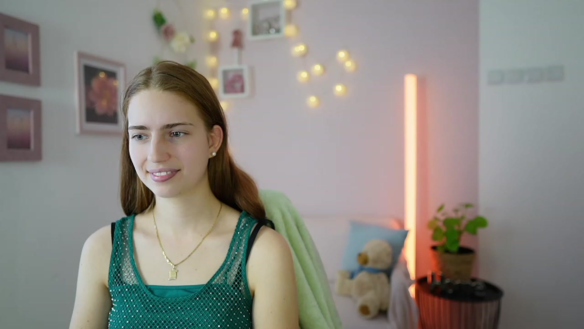 Naomi_Woods18 video thumbnail