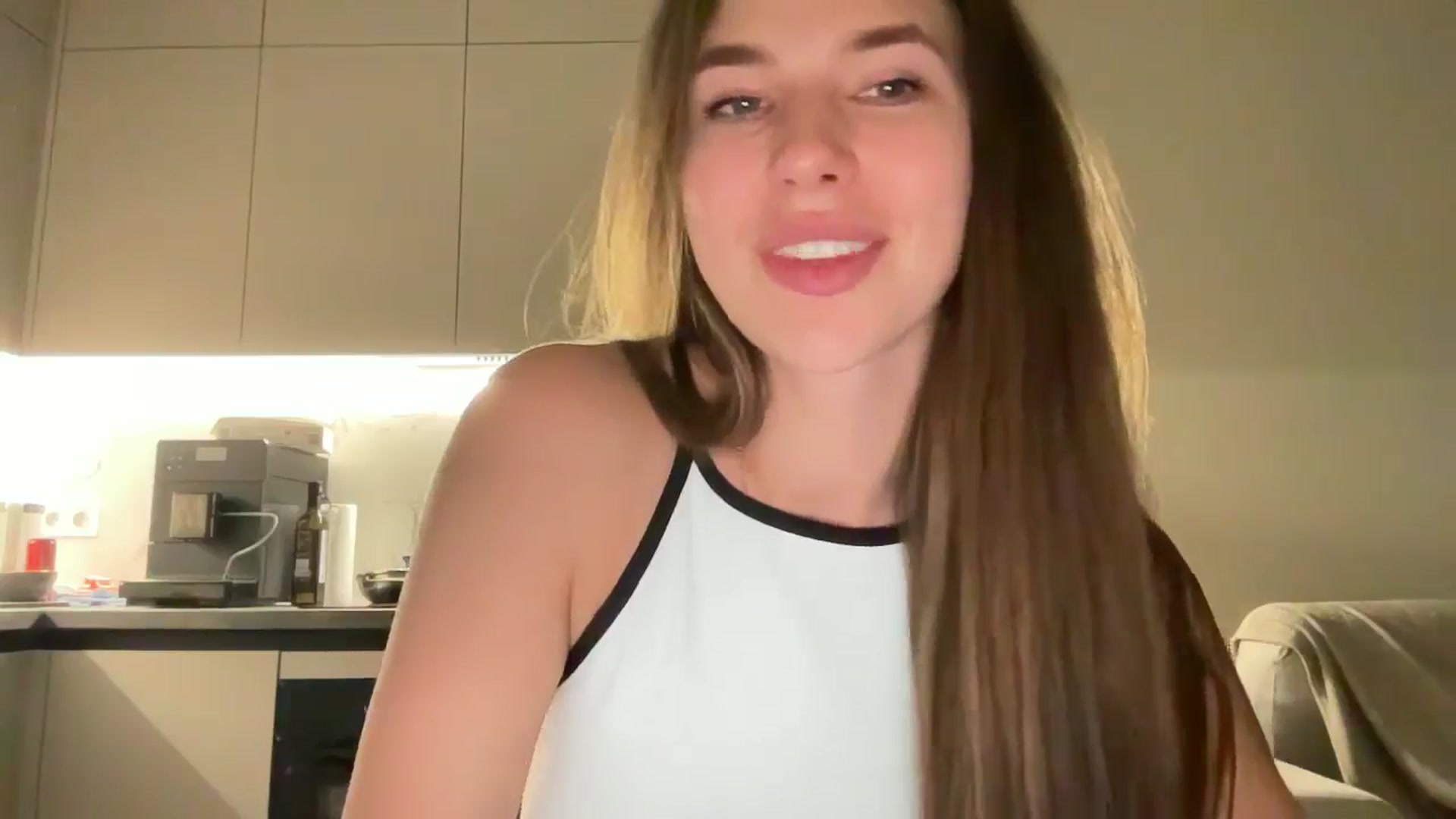 kissfreeze video thumbnail