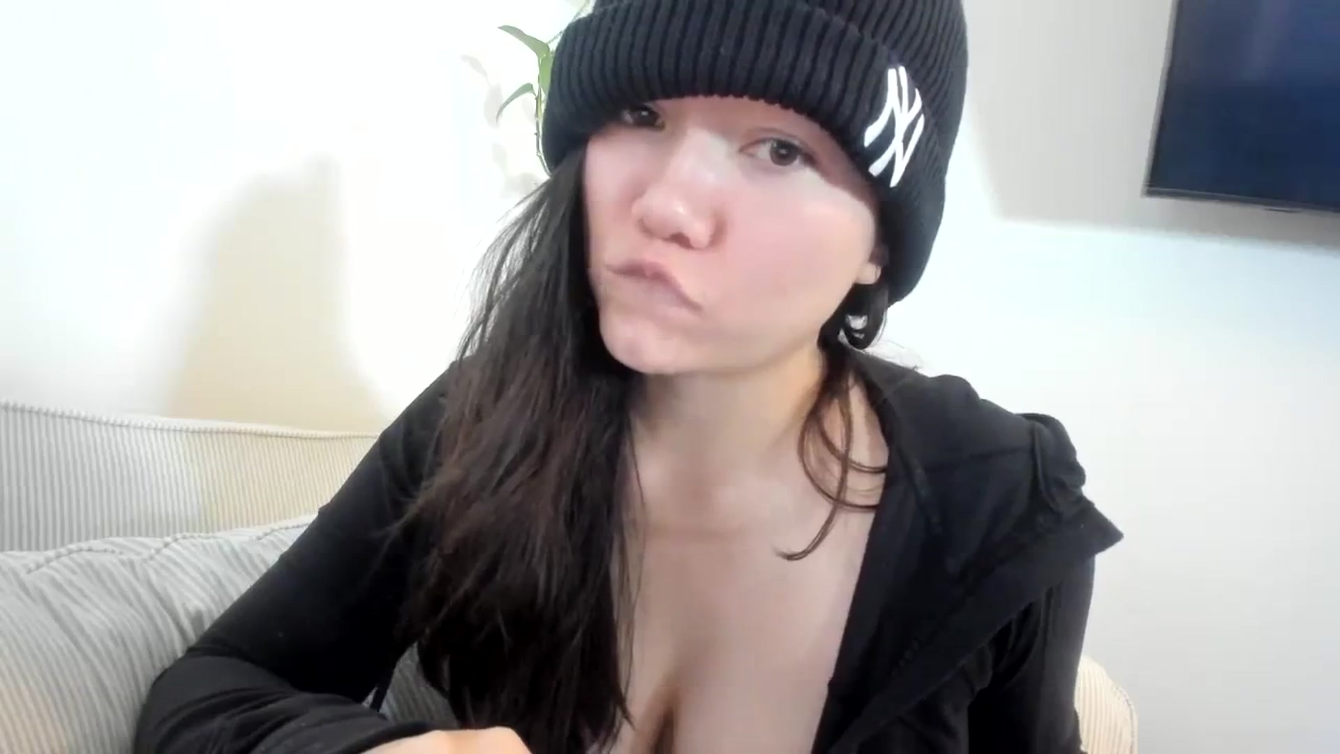imava video thumbnail