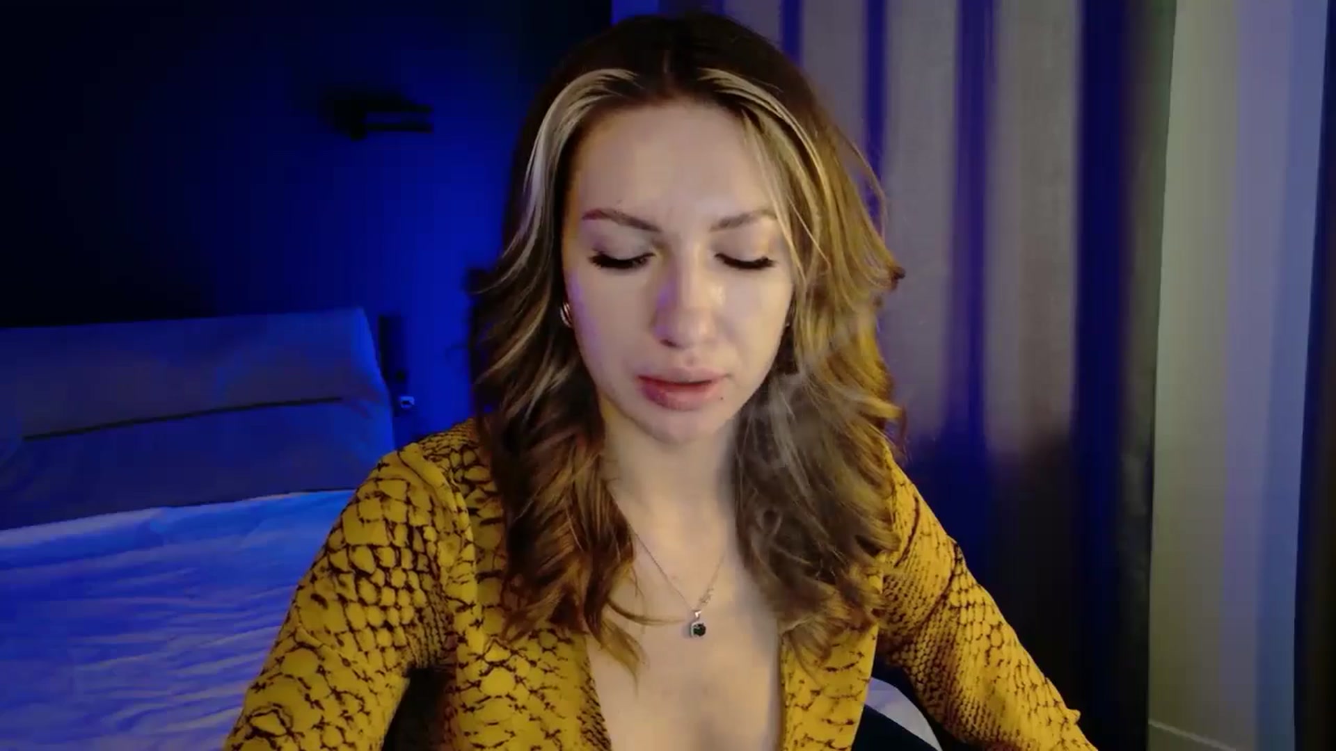 LovelyGin video thumbnail