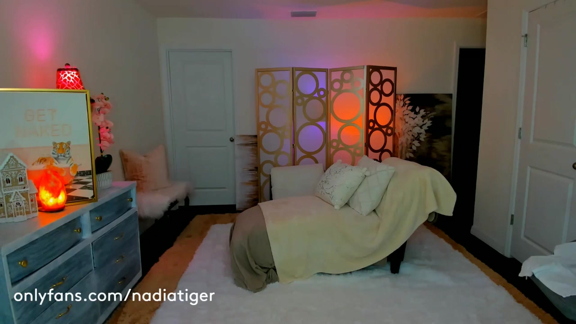 NadiaTiger video thumbnail