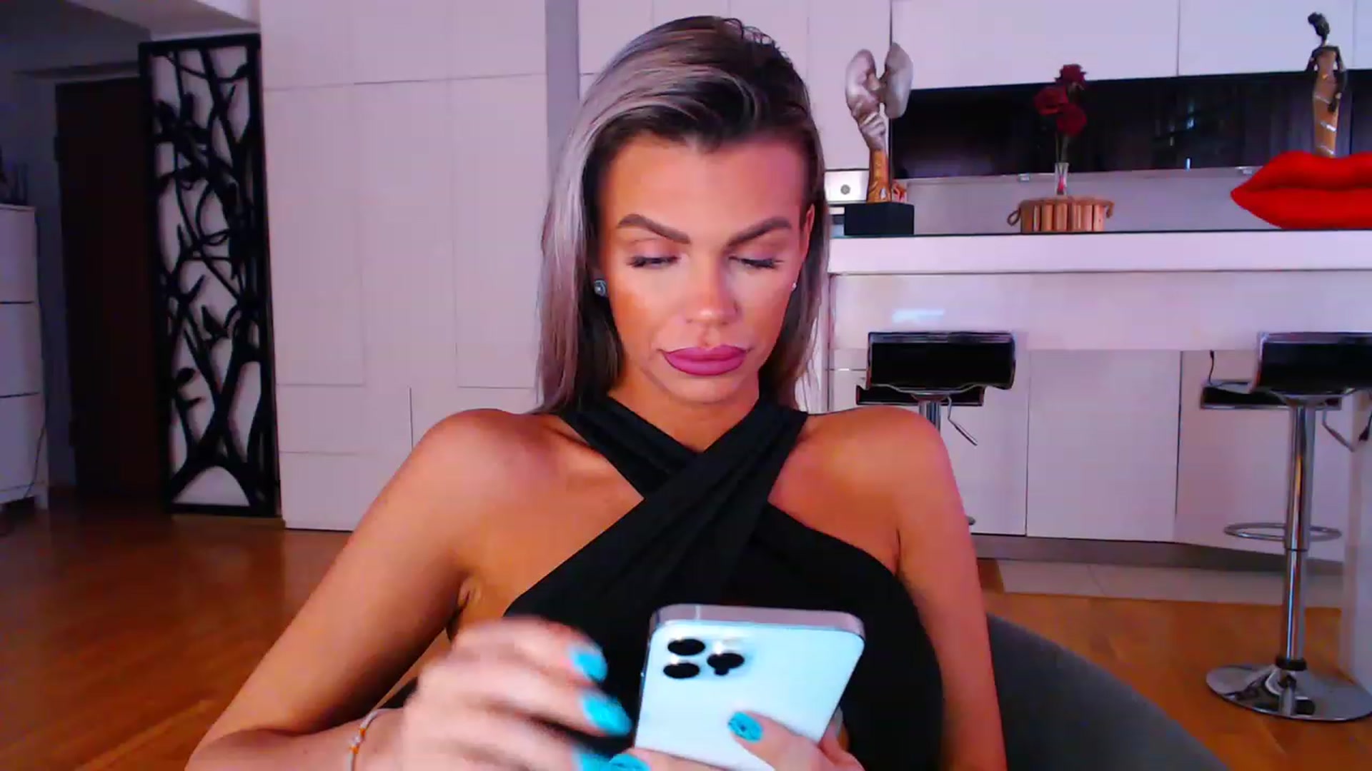D_y_y video thumbnail