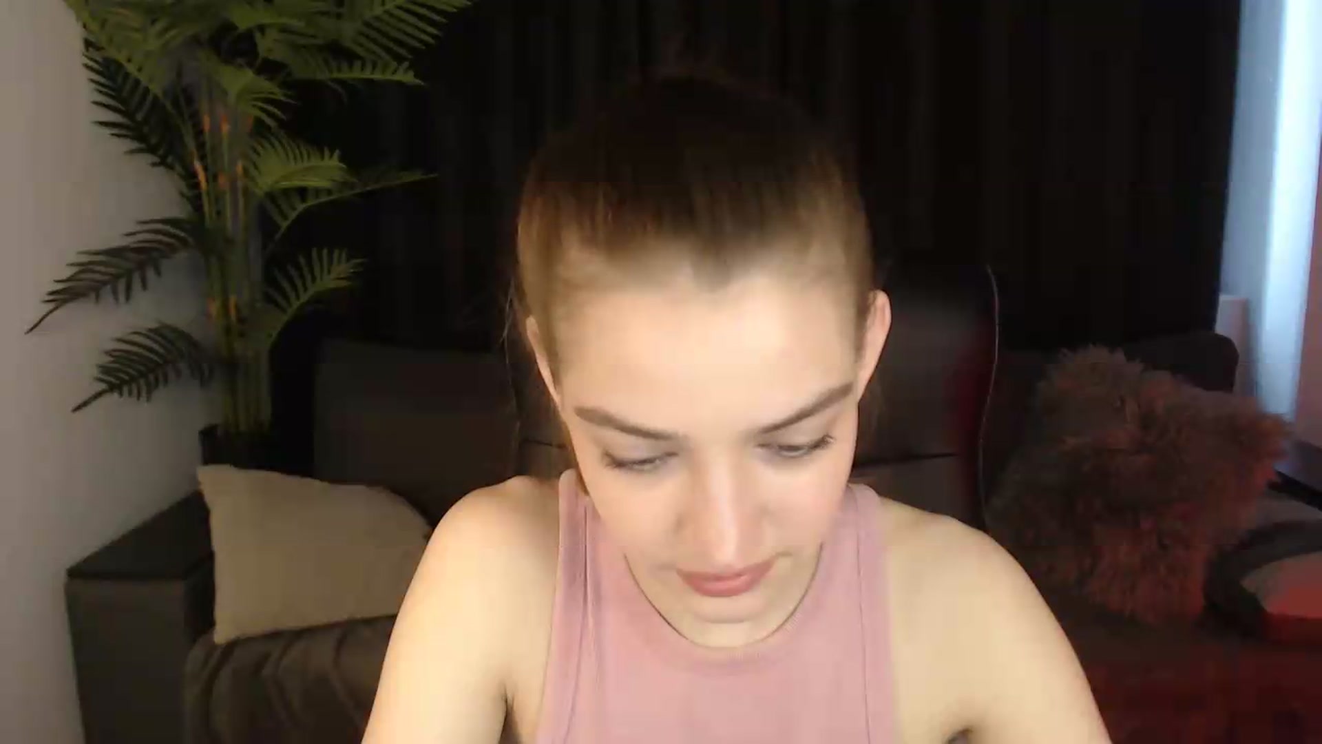 LaraMinx video thumbnail