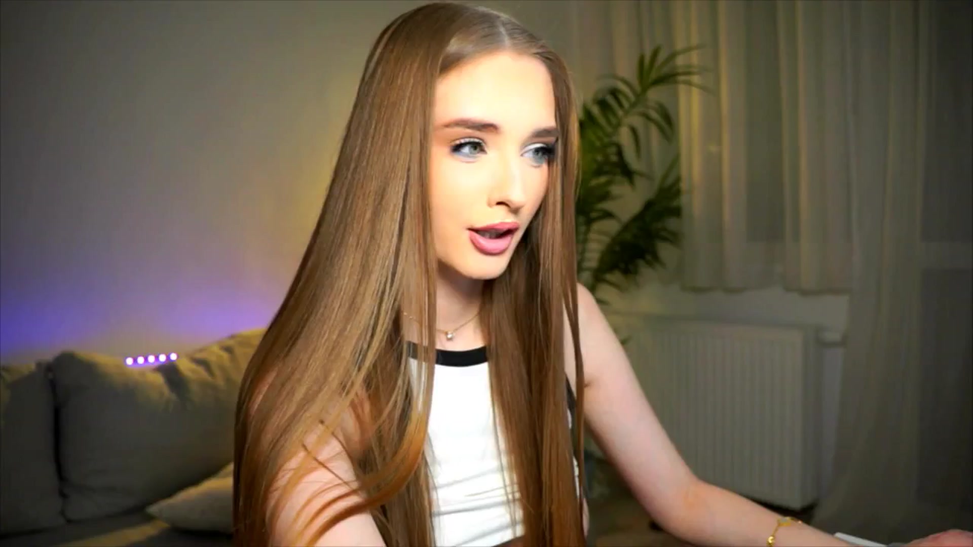 petitegonwild video thumbnail