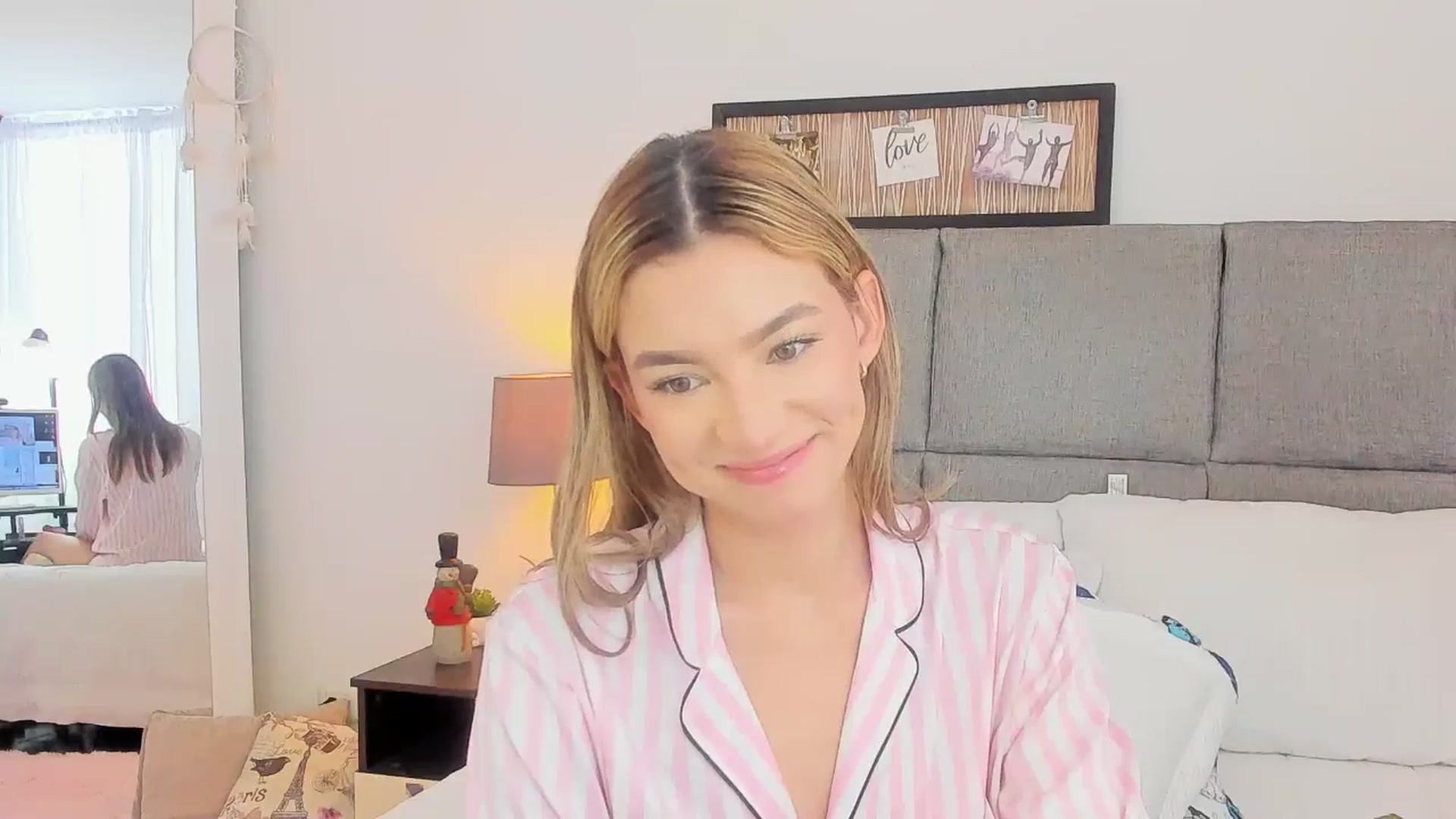 Emma__Stone video thumbnail