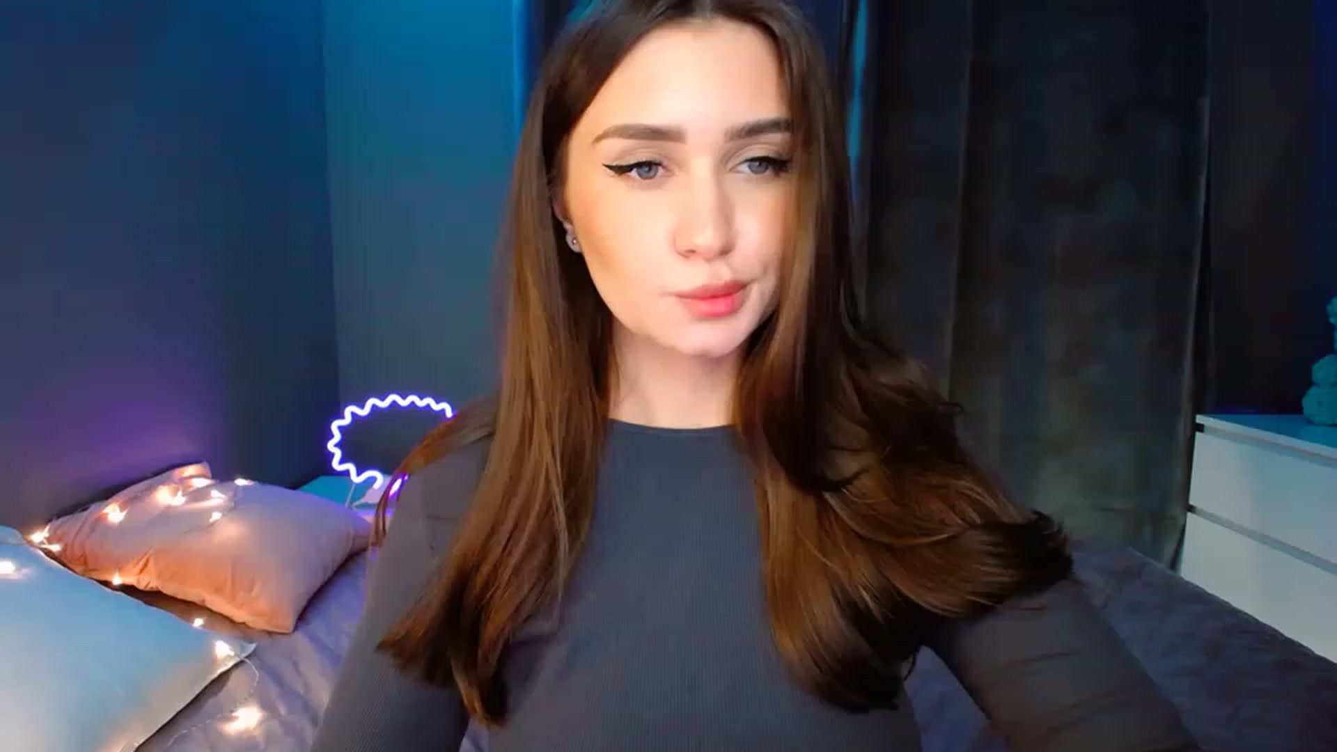 DollGlamourr video thumbnail