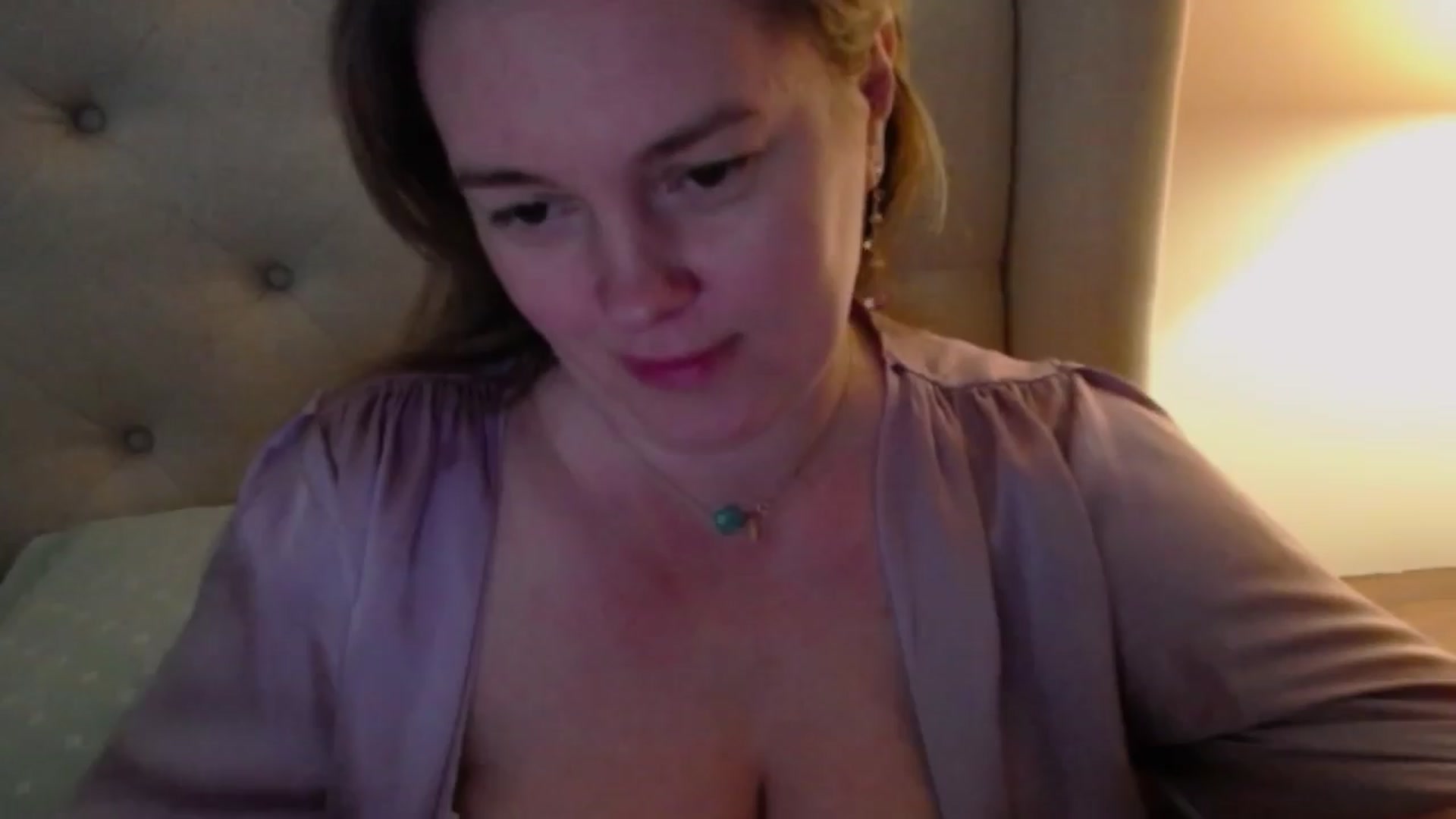 J0llye video thumbnail