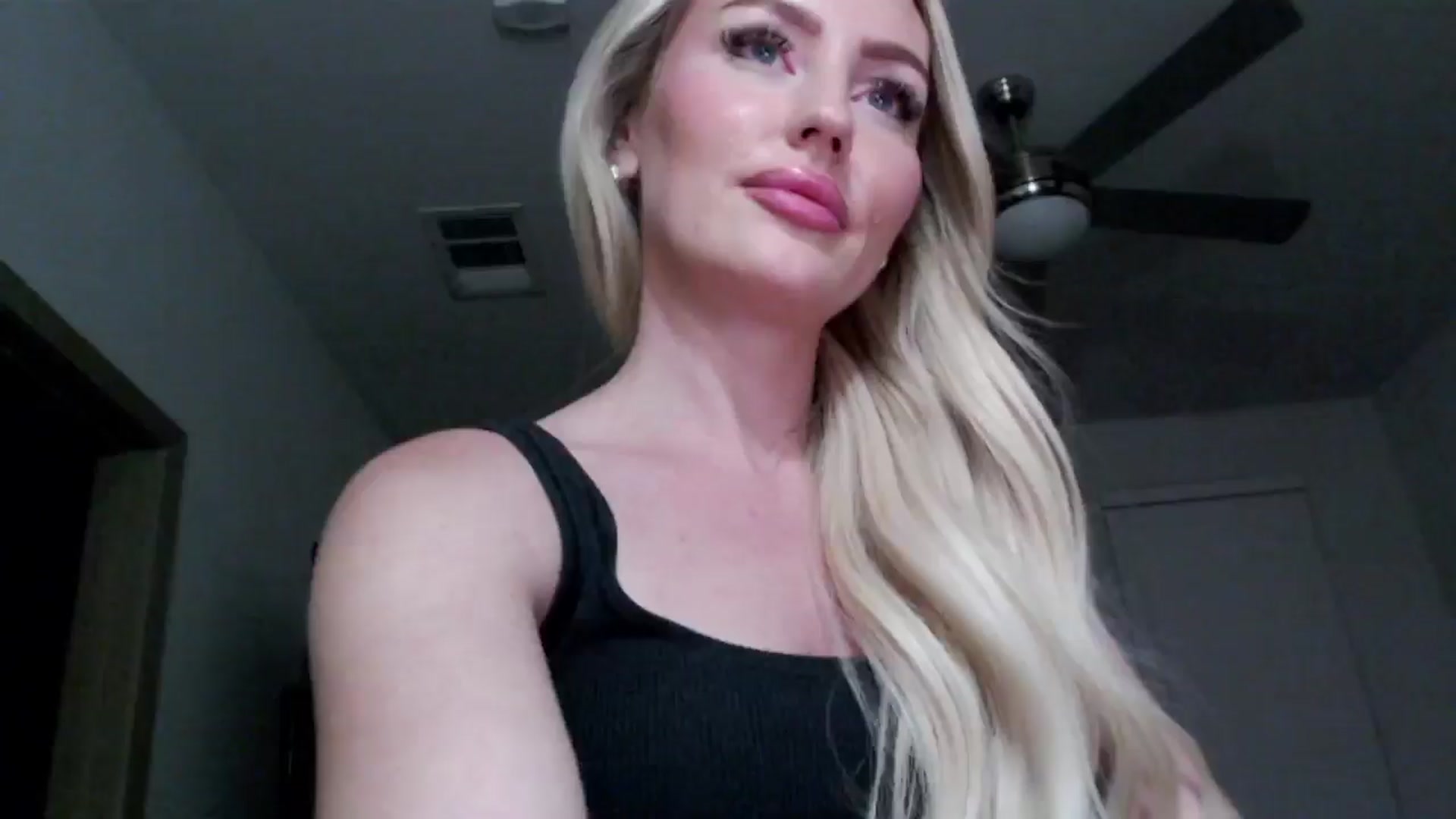 Officialelsa video thumbnail