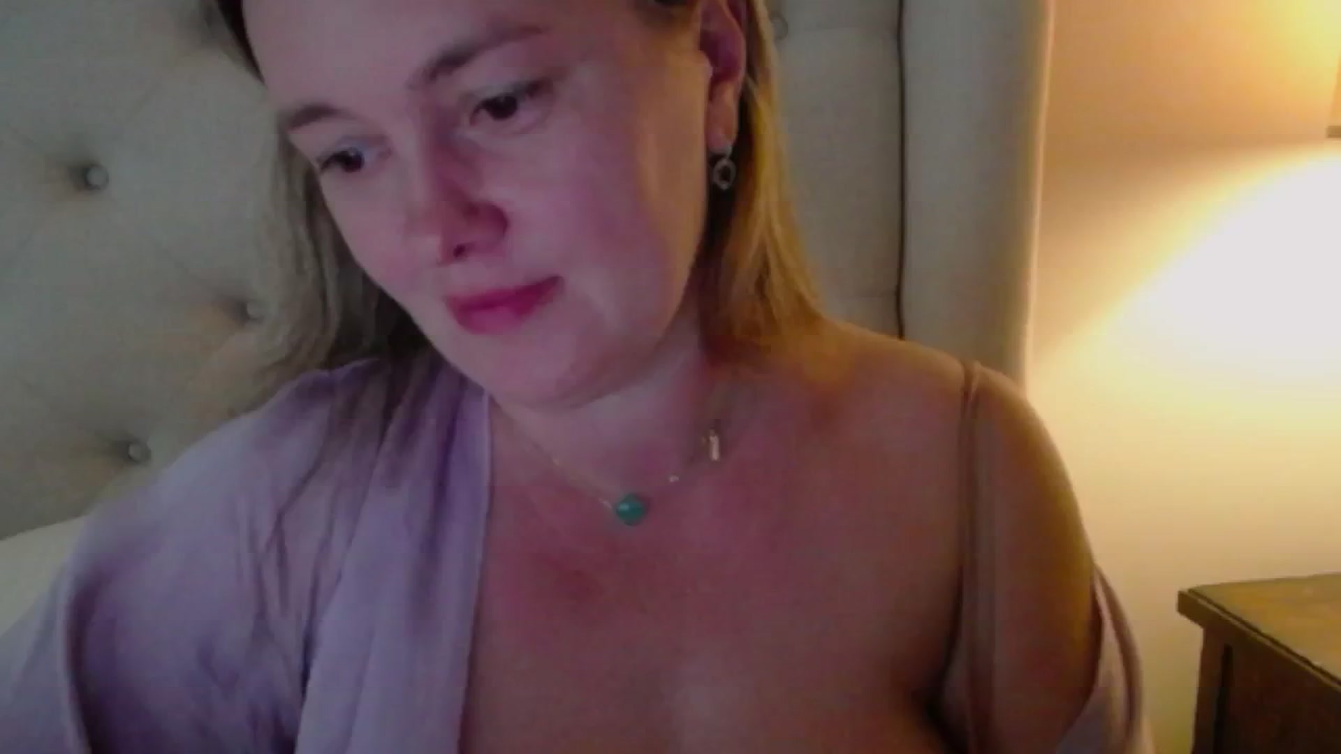 J0llye video thumbnail