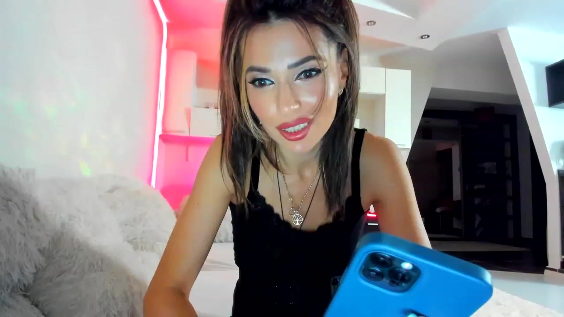 SmileyTinaa video thumbnail