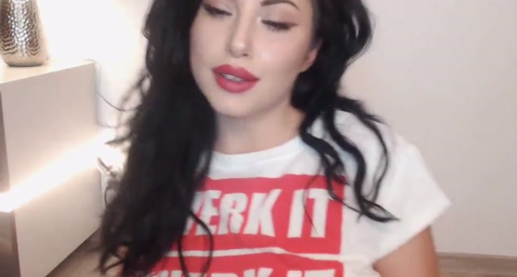 aLeDoll video thumbnail
