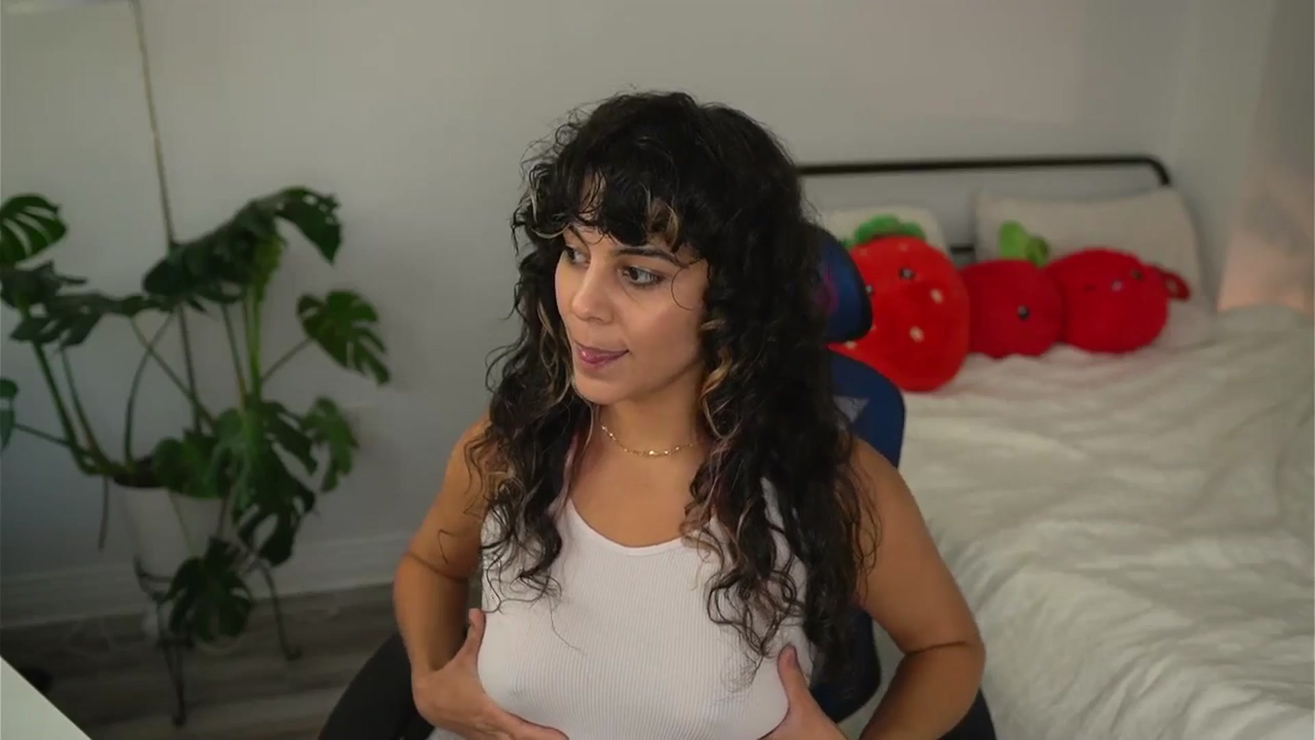 e_laine video thumbnail