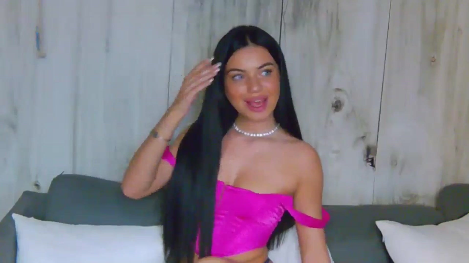 EsmeLuv video thumbnail