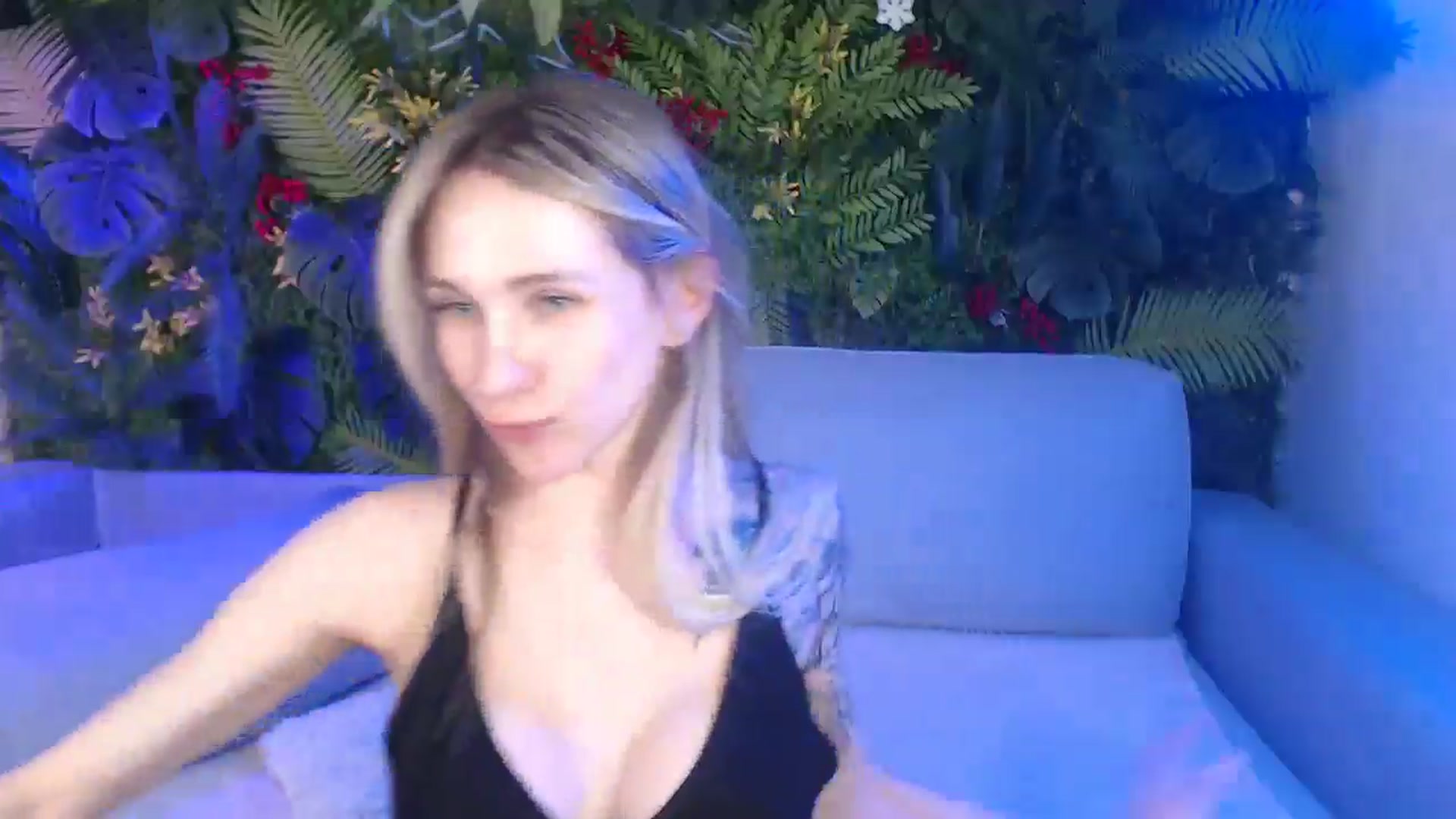 Horny_Blond video thumbnail