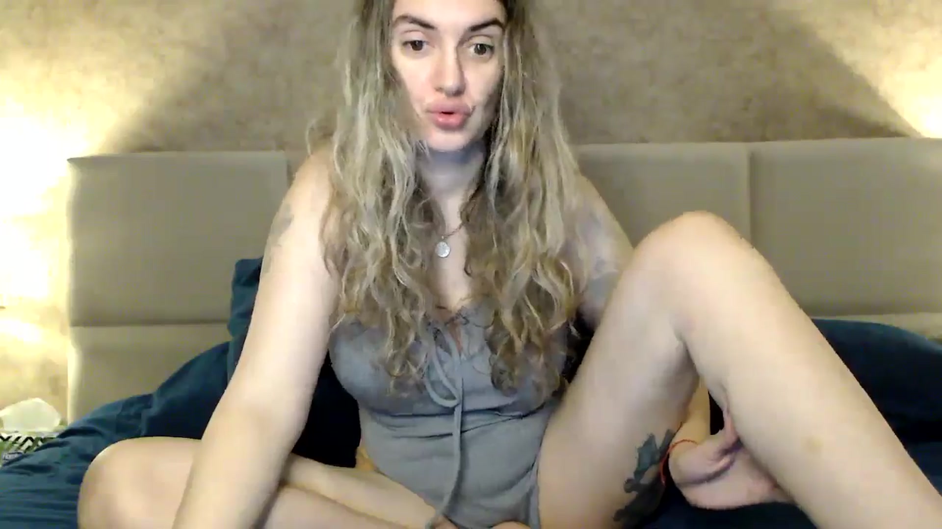 MissDivinna video thumbnail