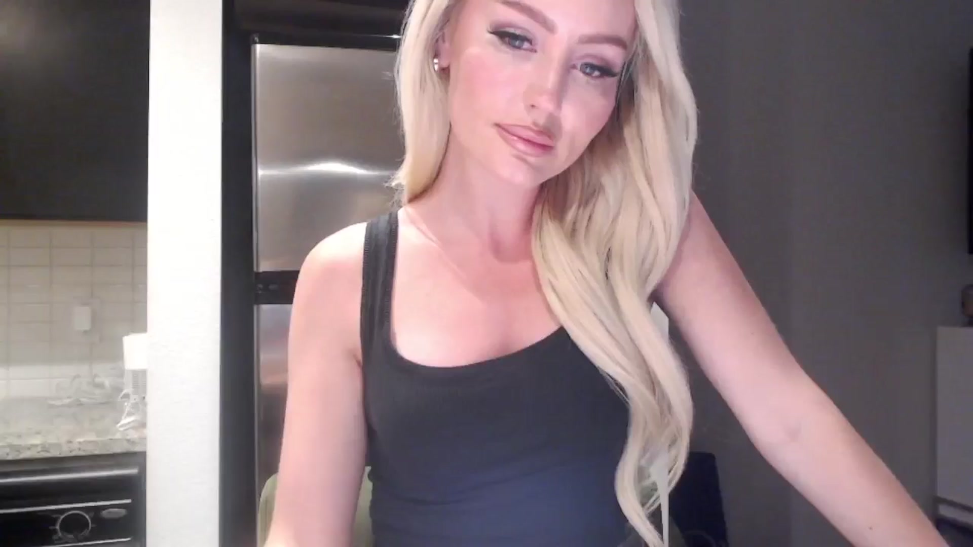 Officialelsa video thumbnail