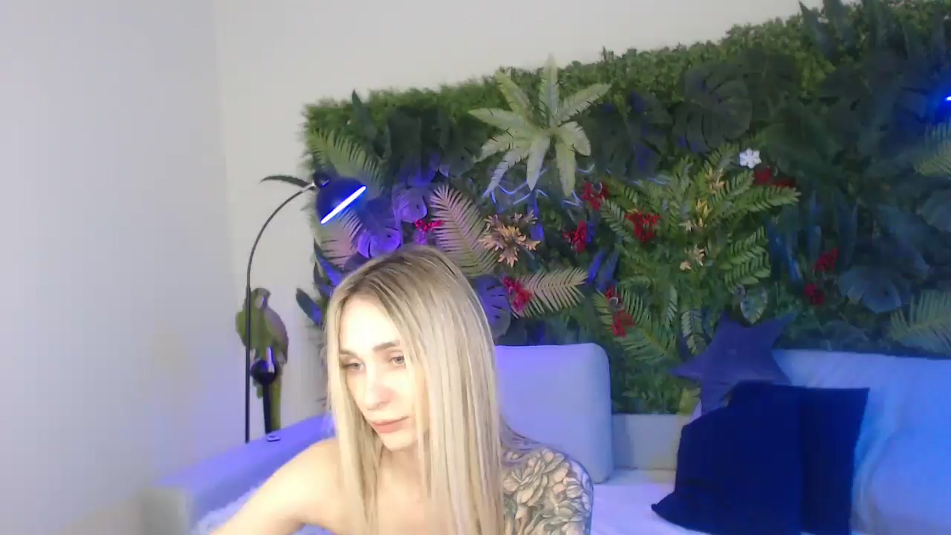 Horny_Blond video thumbnail