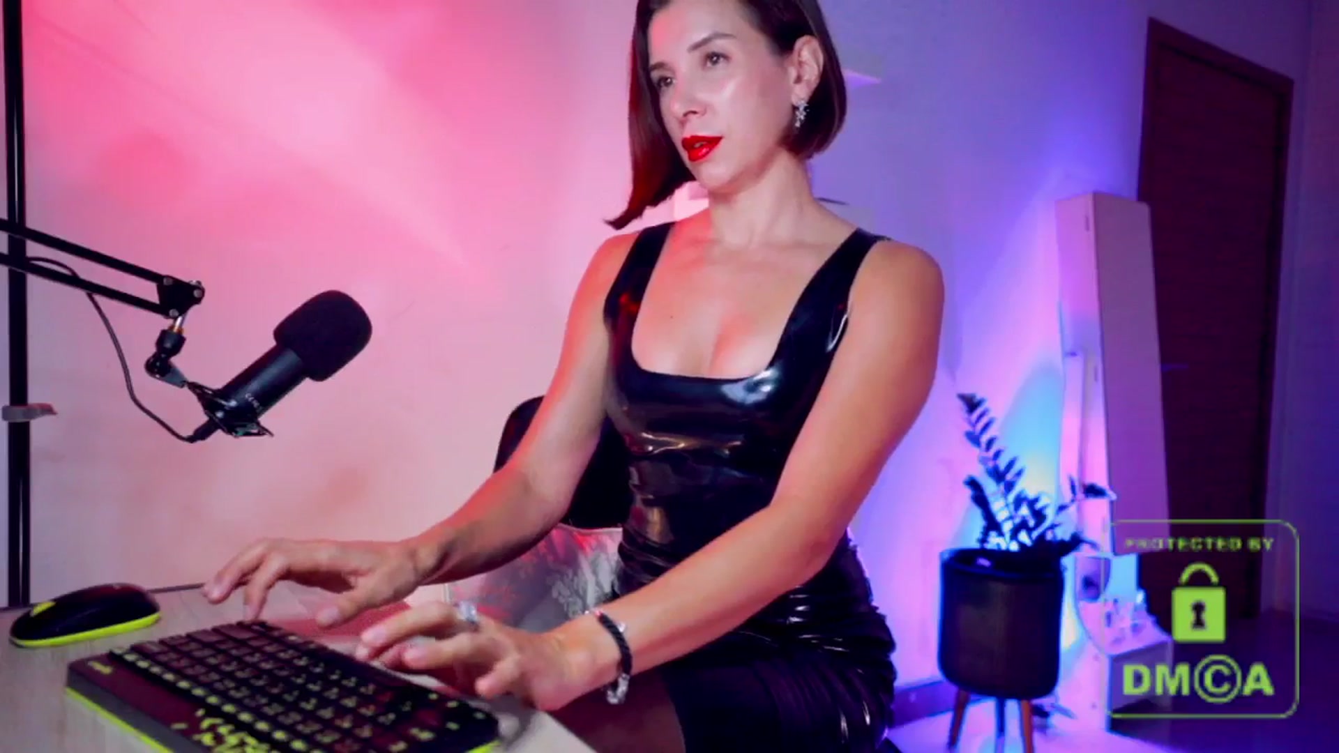 AddictsQueen video thumbnail