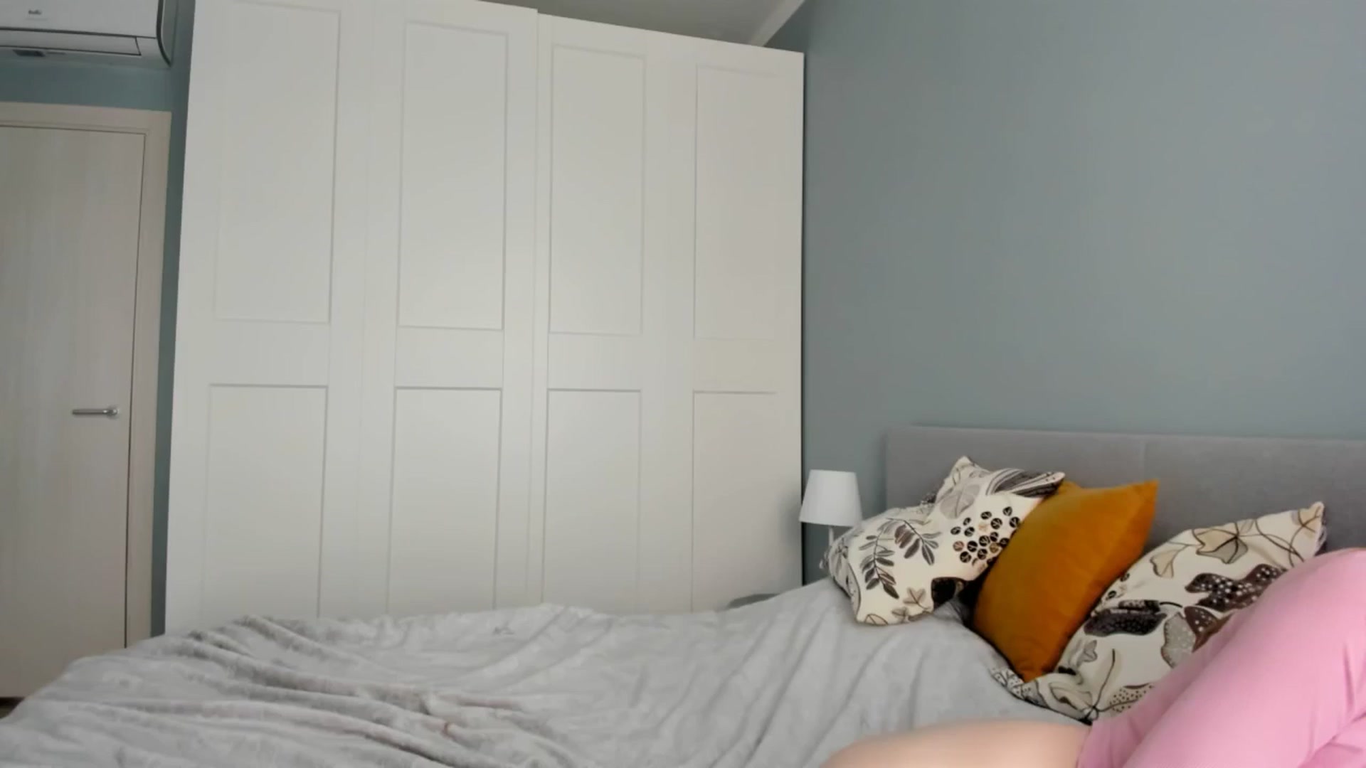 Pixelss video thumbnail