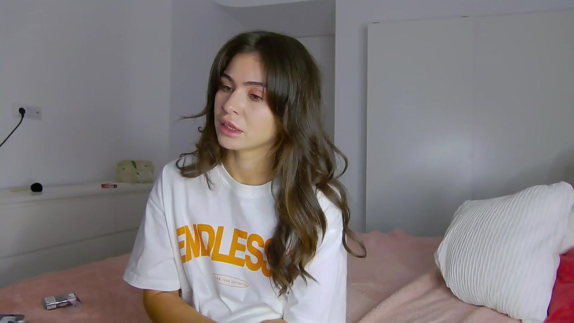 NaiaaBee video thumbnail