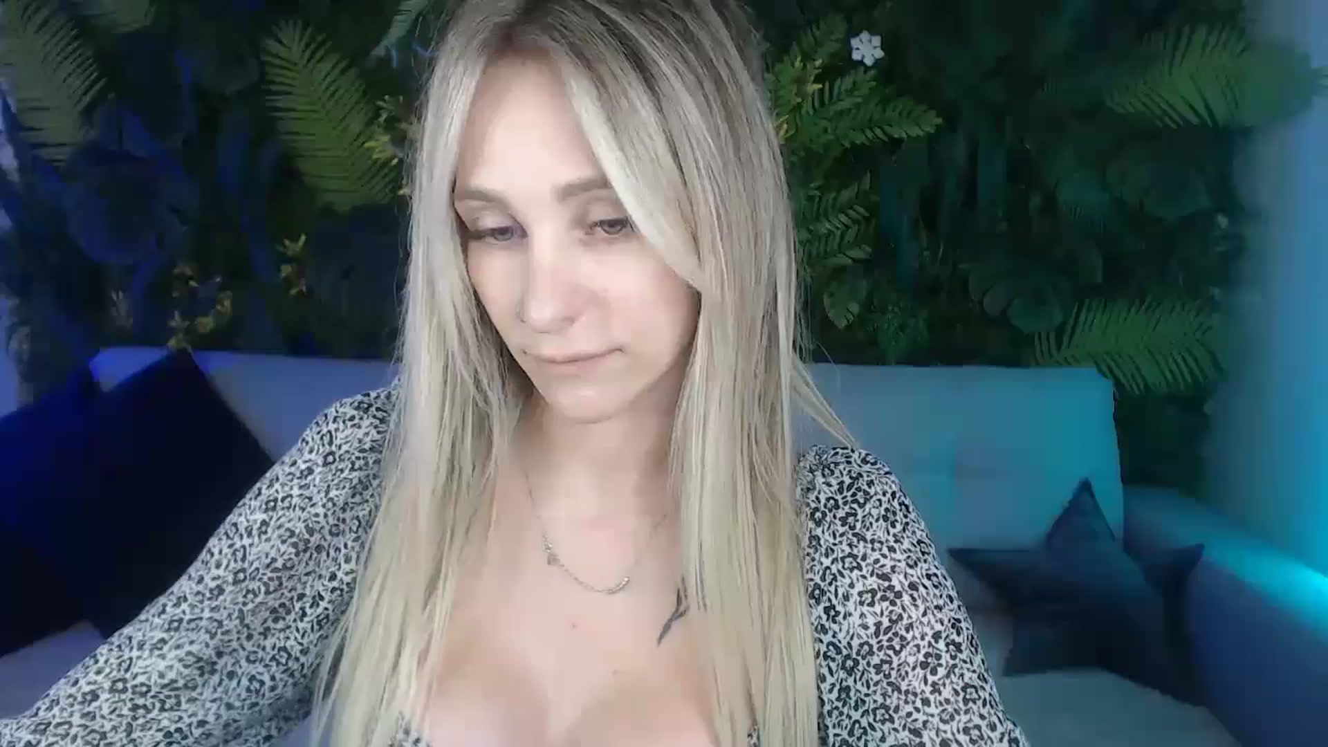 Horny_Blond video thumbnail