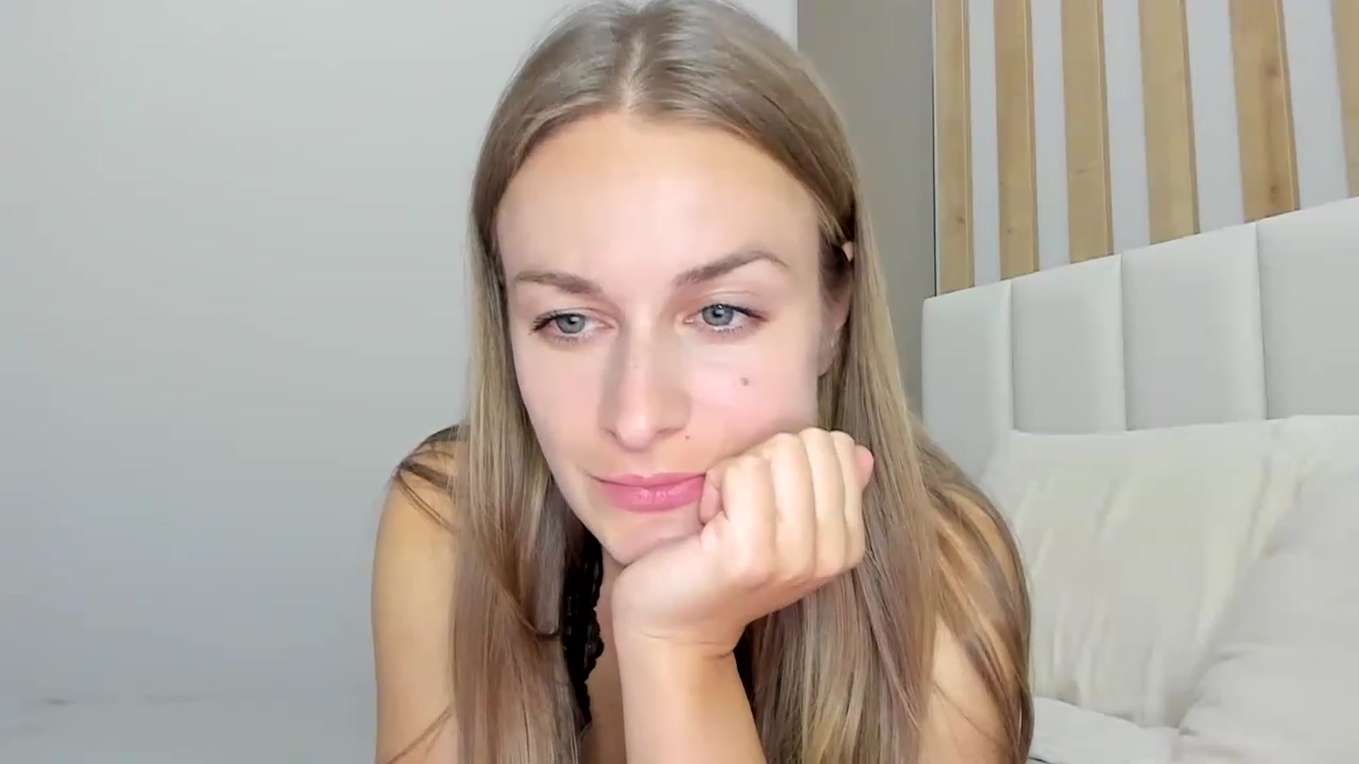 regular_girl video thumbnail