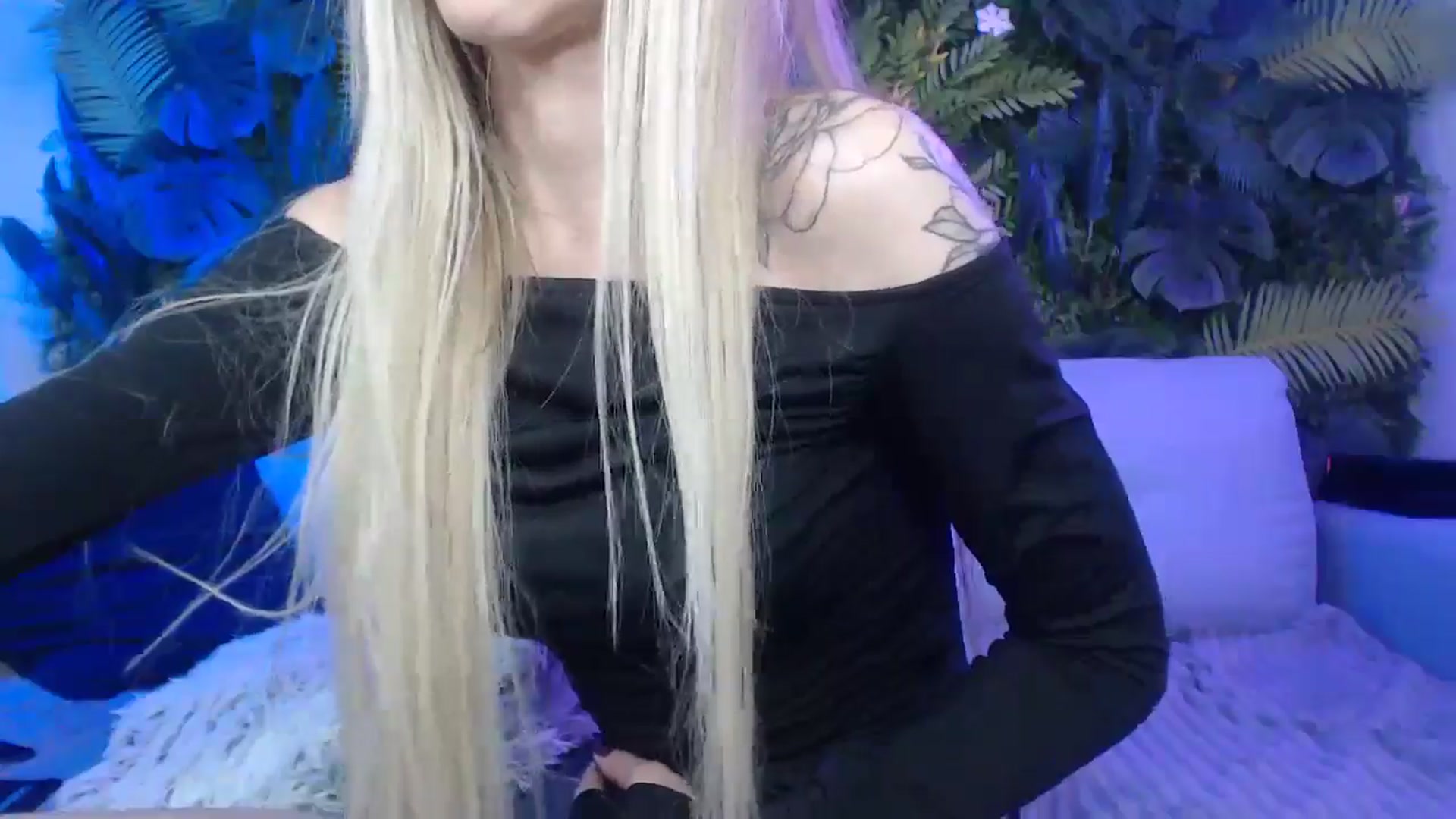 Horny_Blond video thumbnail