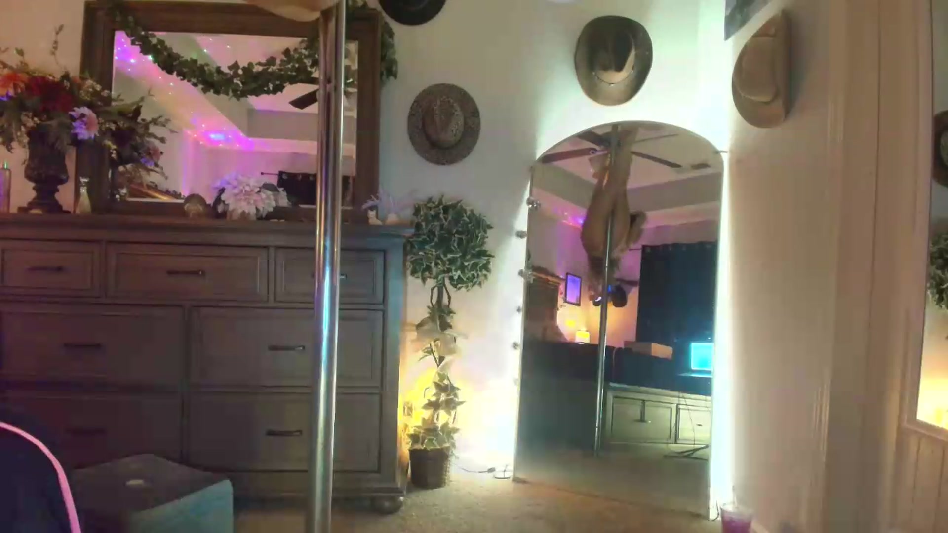 PoleBunnyXxx video thumbnail