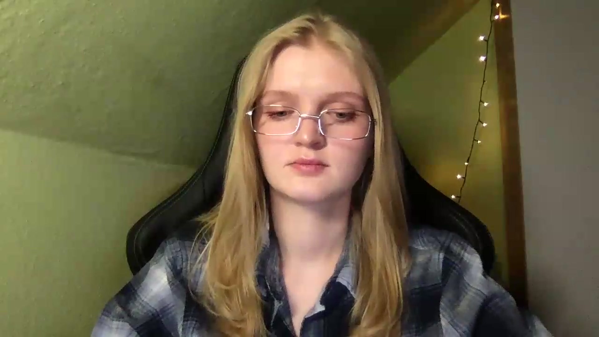 Lovely_Ari video thumbnail