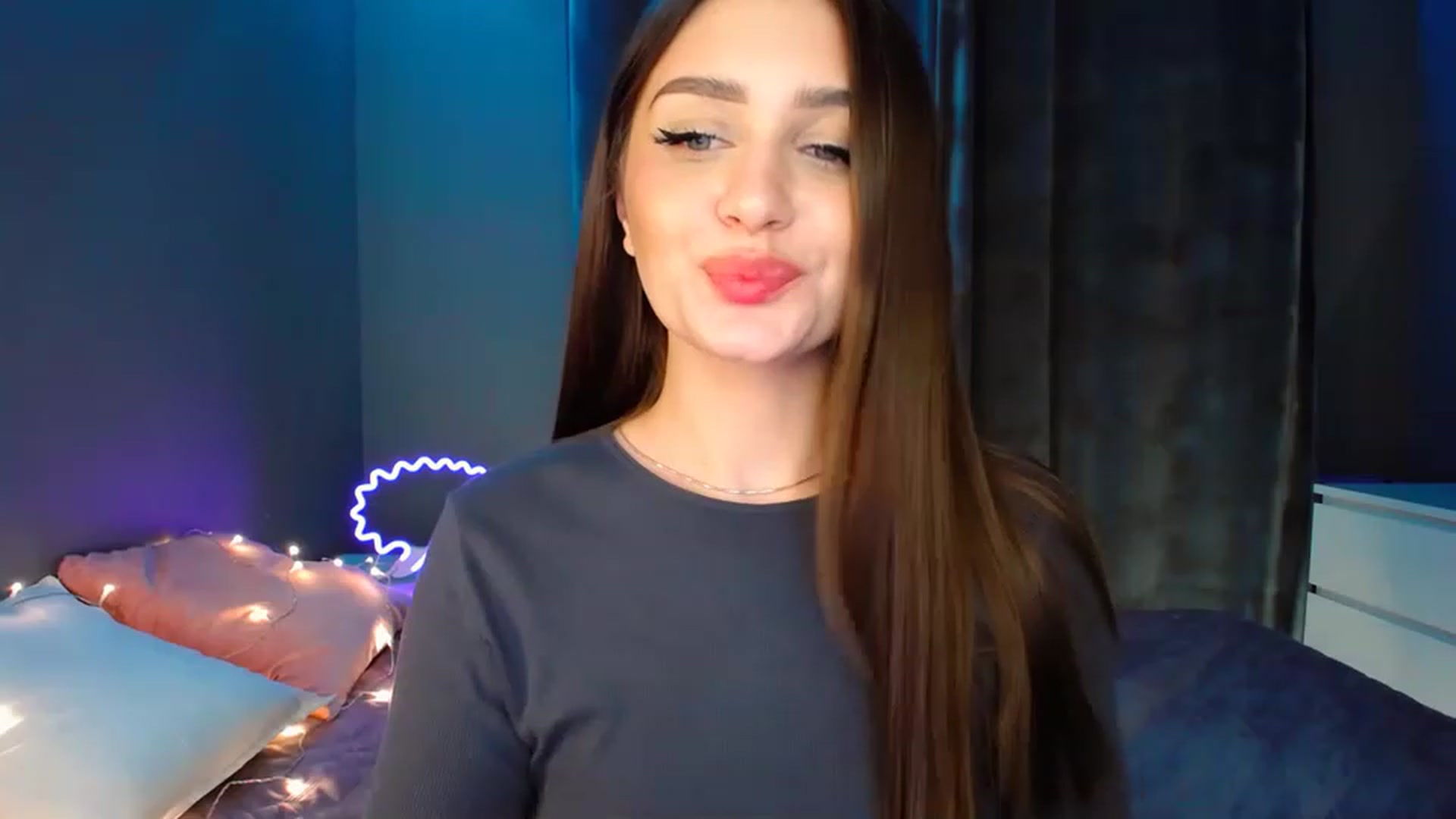 DollGlamourr video thumbnail