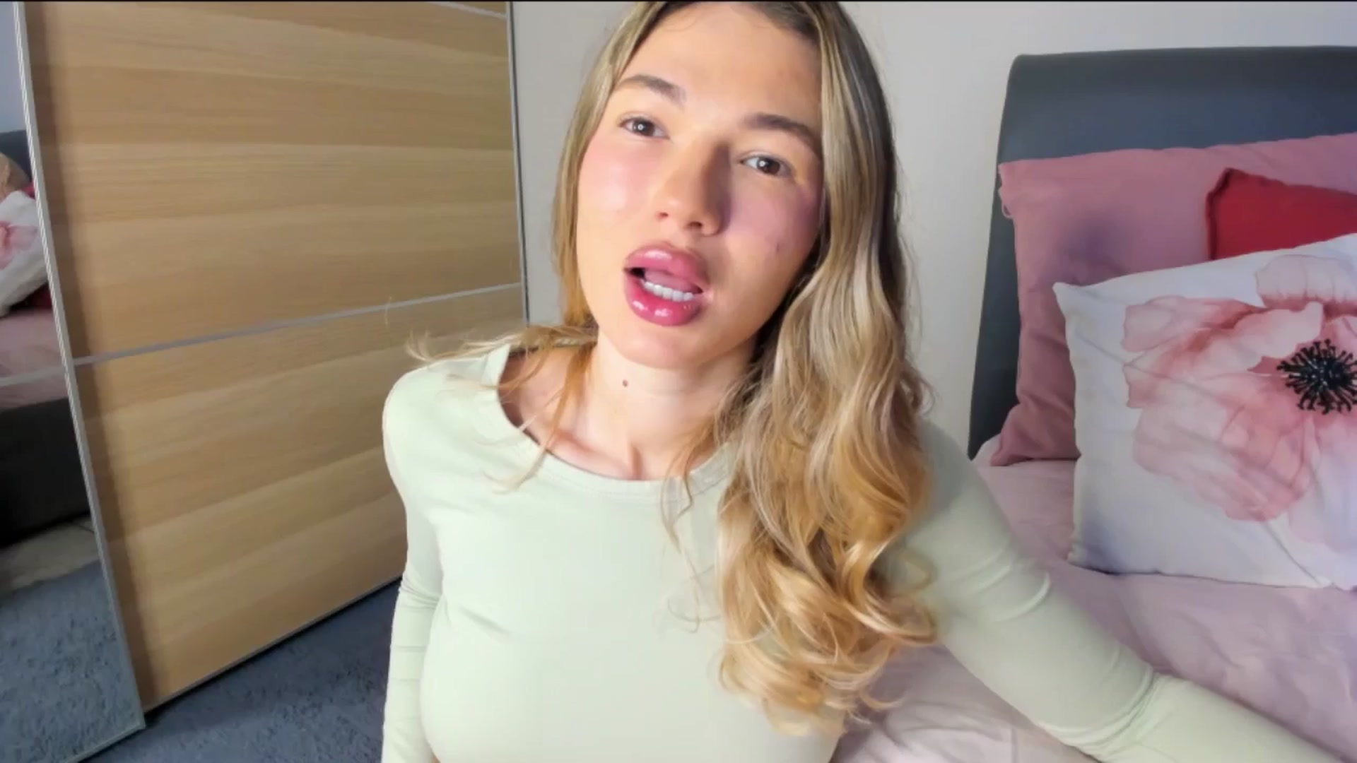 Dariadely video thumbnail