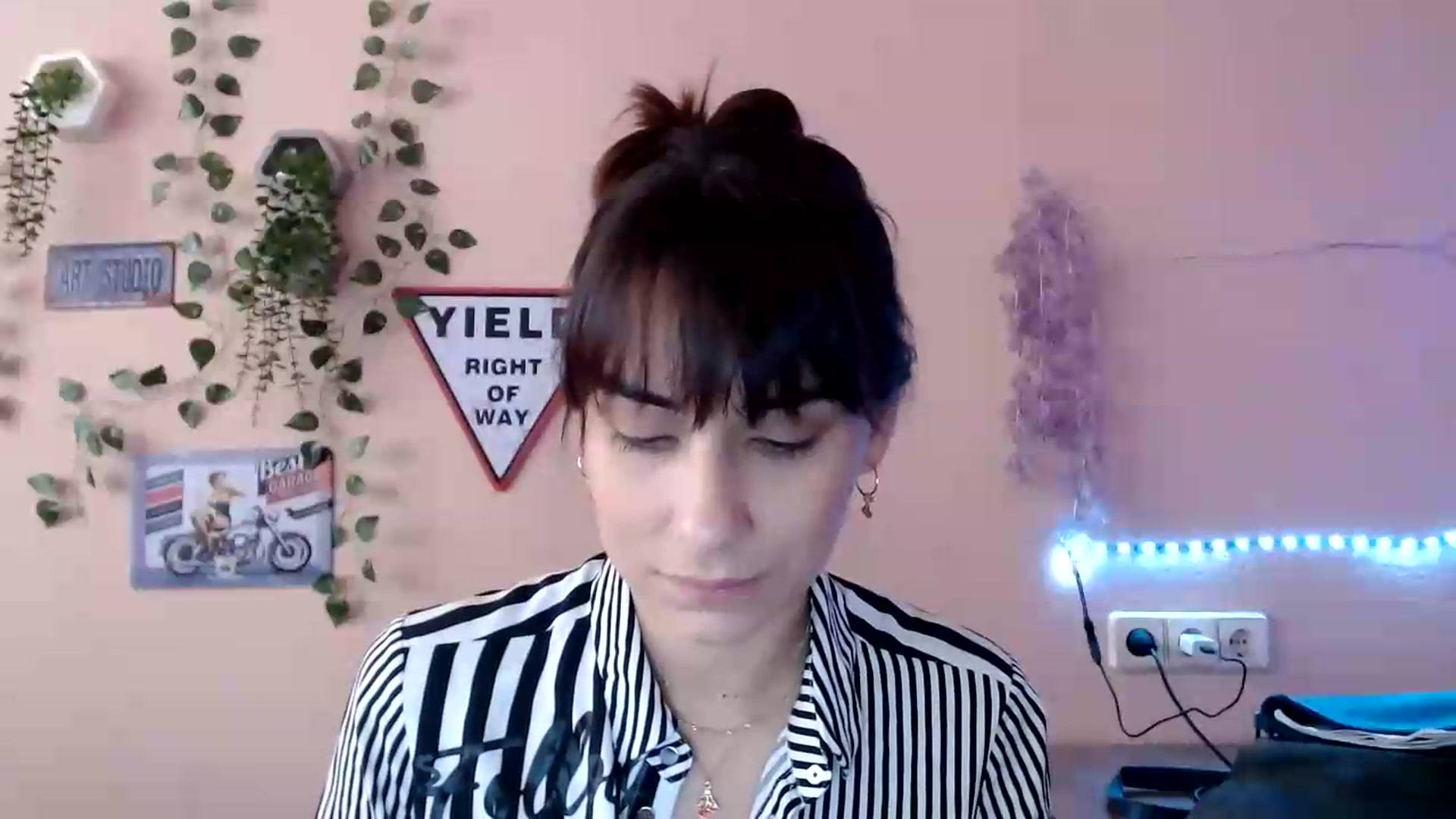 K_Sandra video thumbnail
