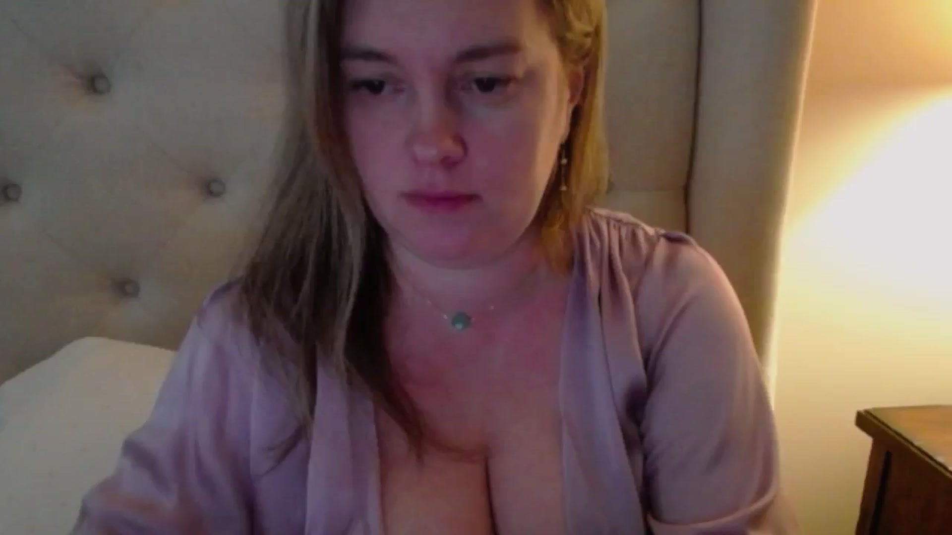 J0llye video thumbnail