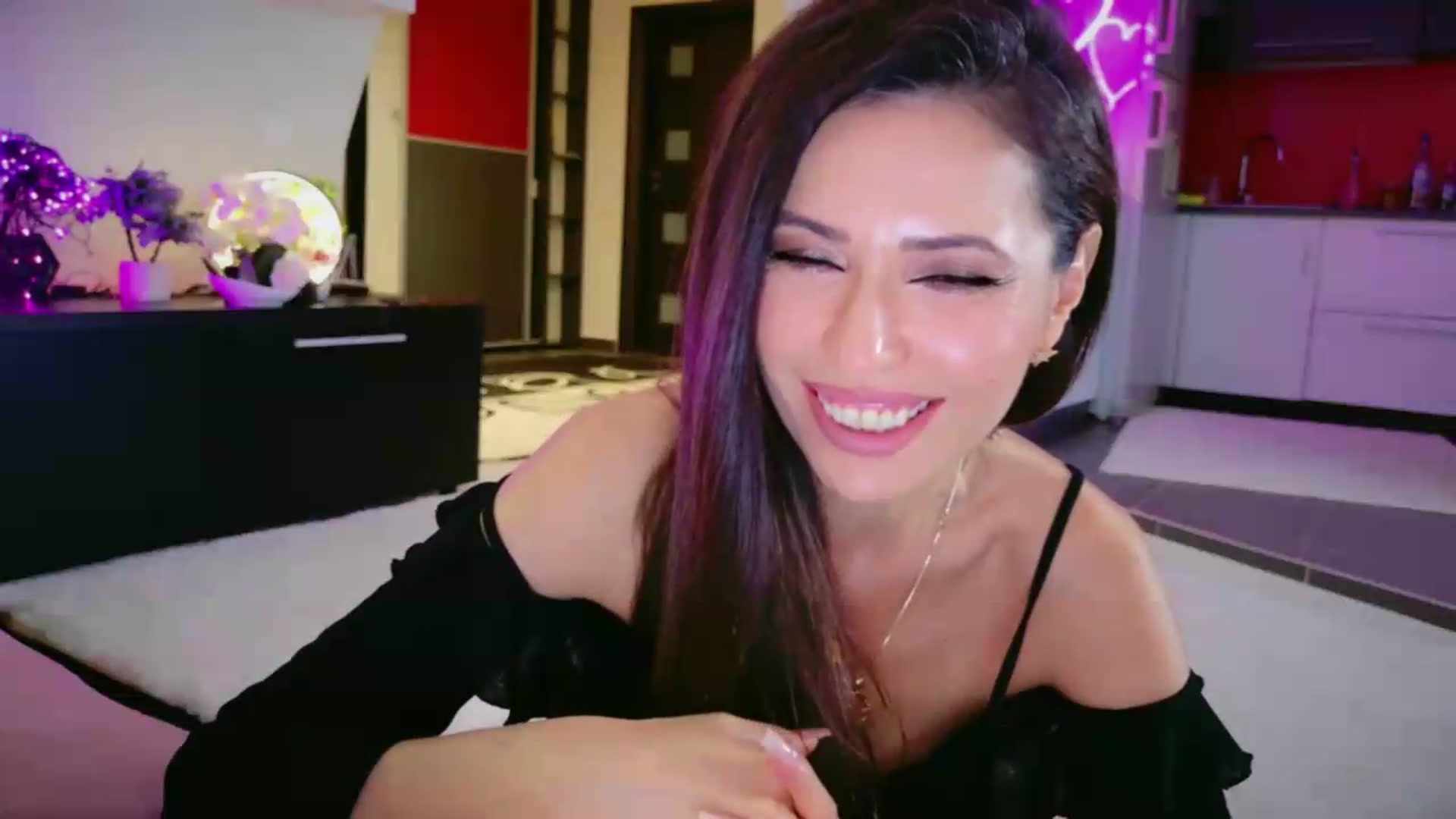 SmileyTinaa video thumbnail