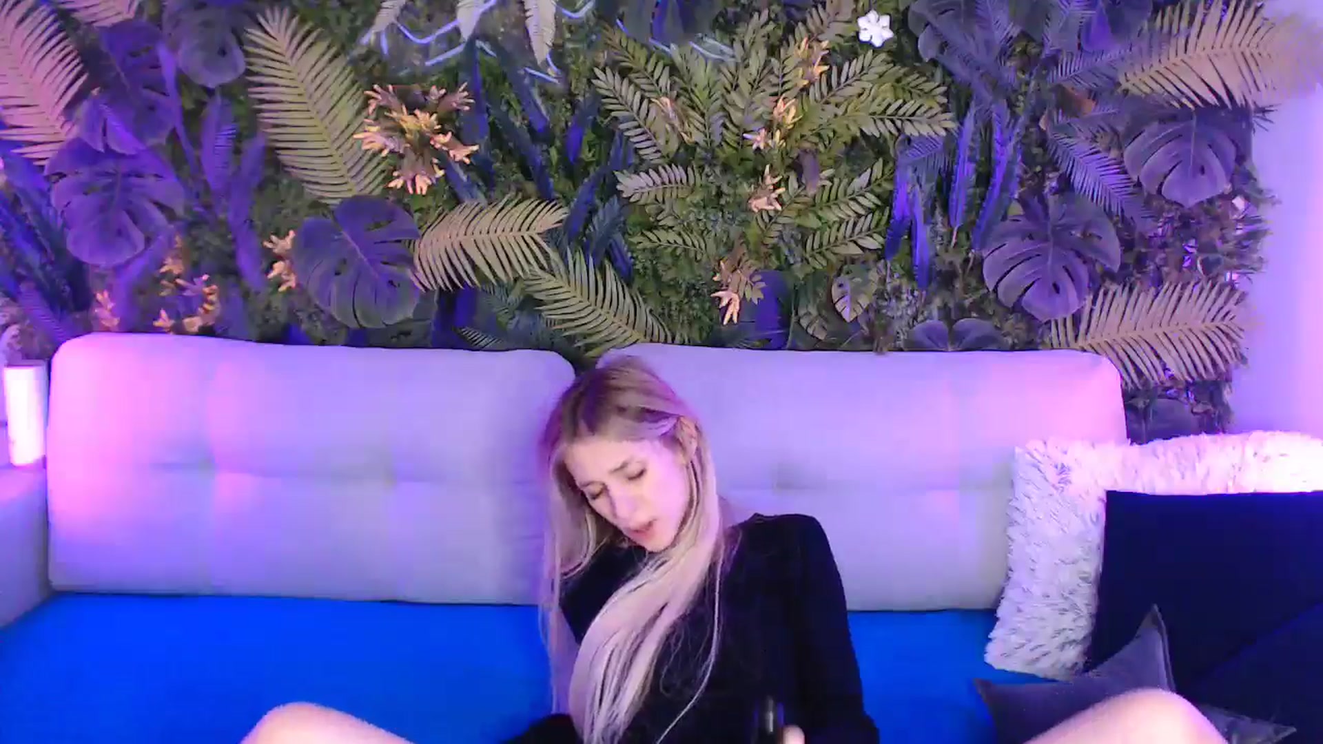 Horny_Blond video thumbnail