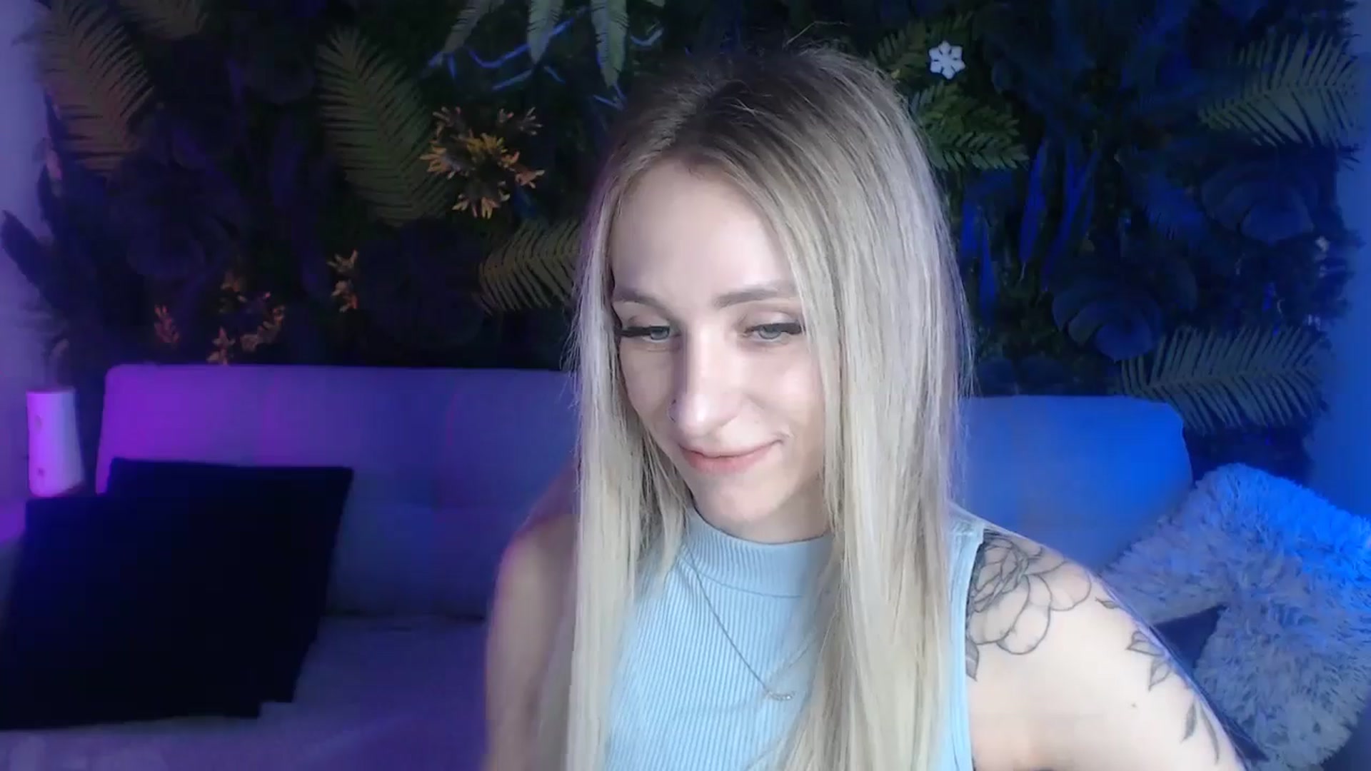 Horny_Blond video thumbnail