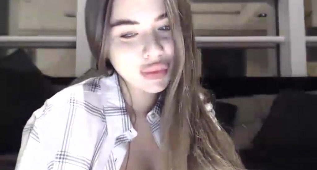 Linda_0nline video thumbnail