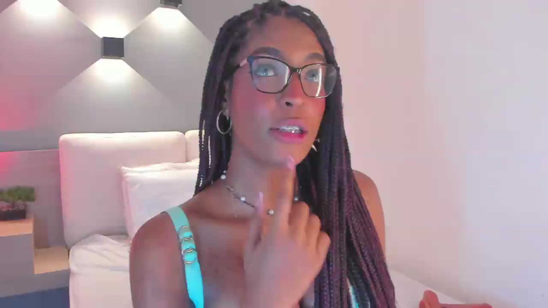 EmelyDeluxe video thumbnail