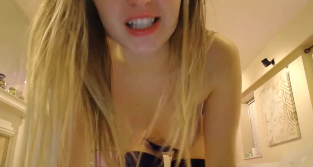 AriaNina video thumbnail