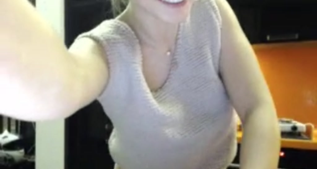 LovelyKittie video thumbnail