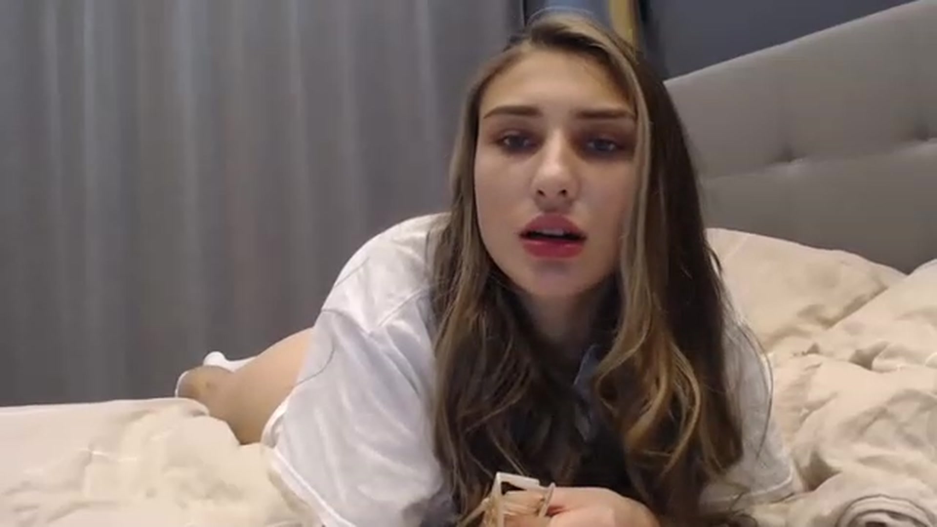 TastyBrunette video thumbnail