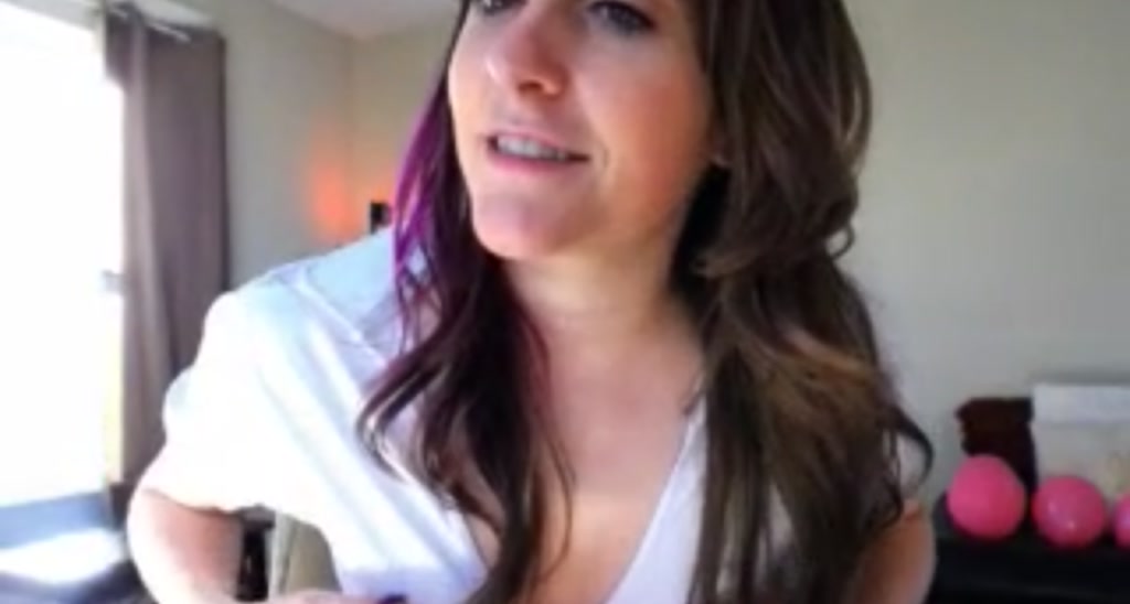 Elizabeth_XO video thumbnail