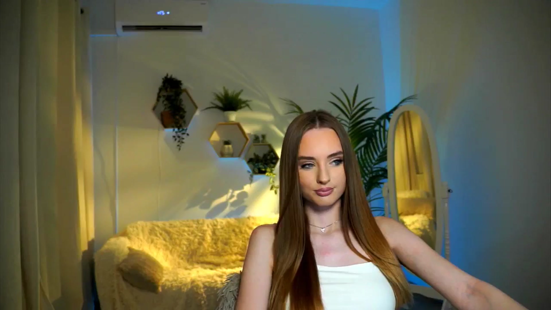 petitegonwild video thumbnail